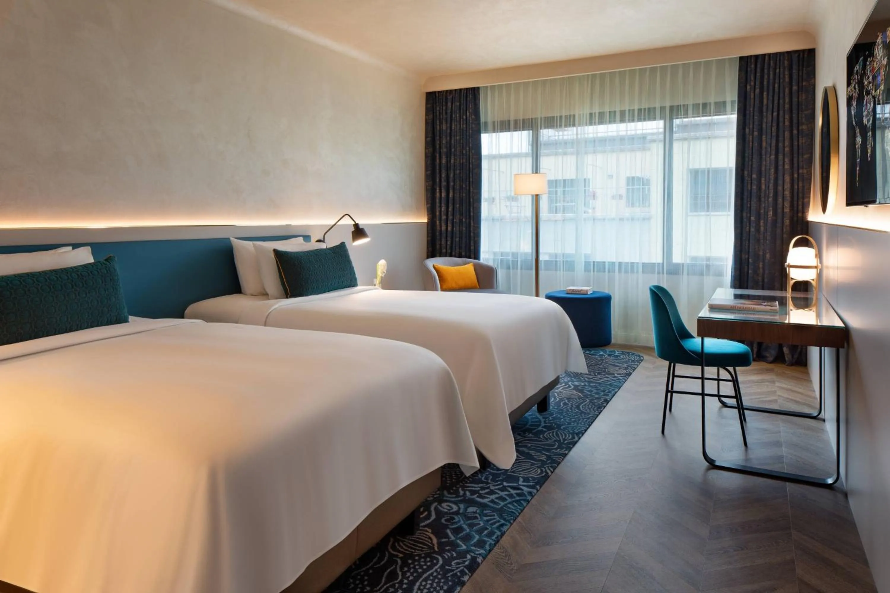 Photo of the whole room, Bed in Renaissance Barcelona Hotel