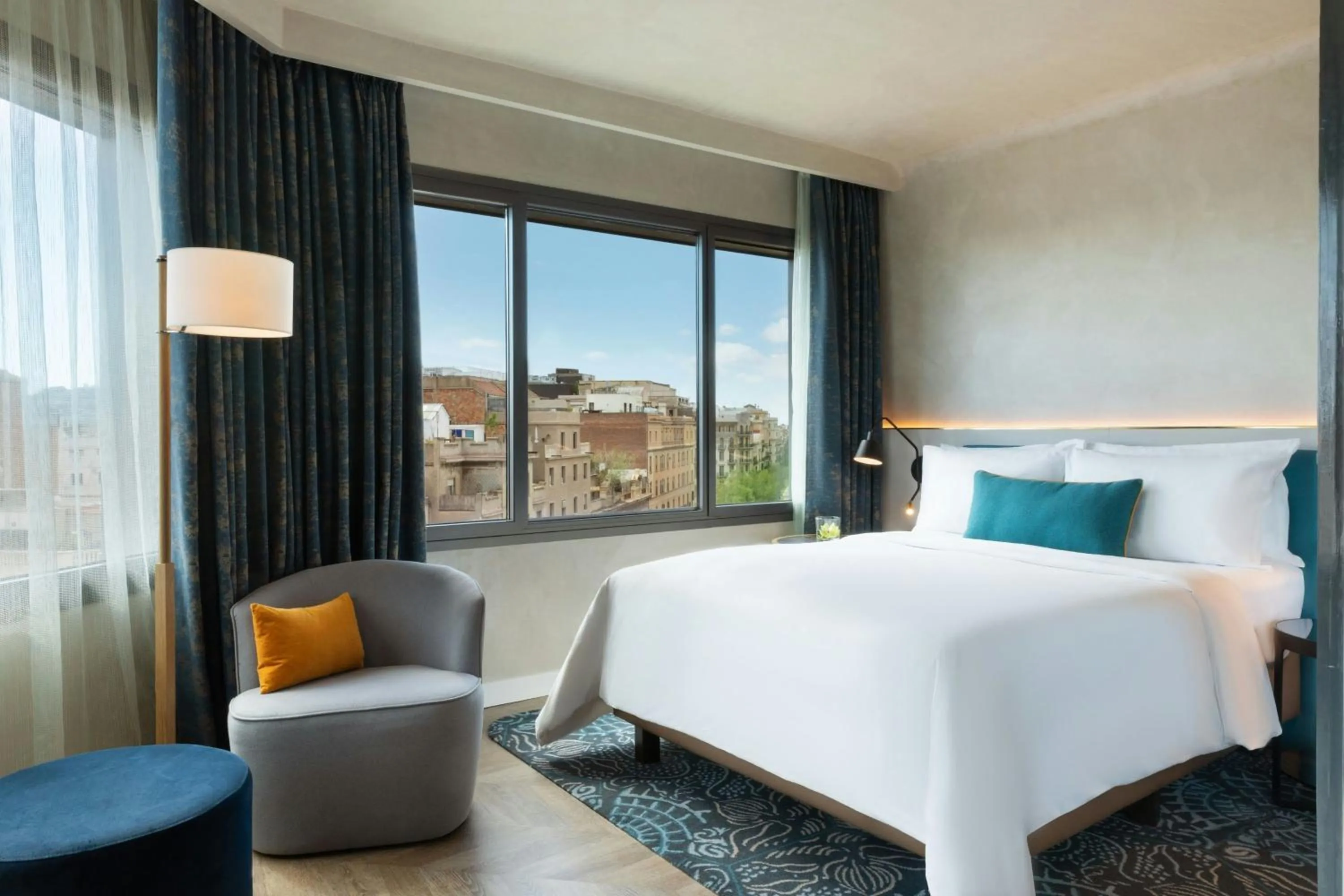 Photo of the whole room, Bed in Renaissance Barcelona Hotel