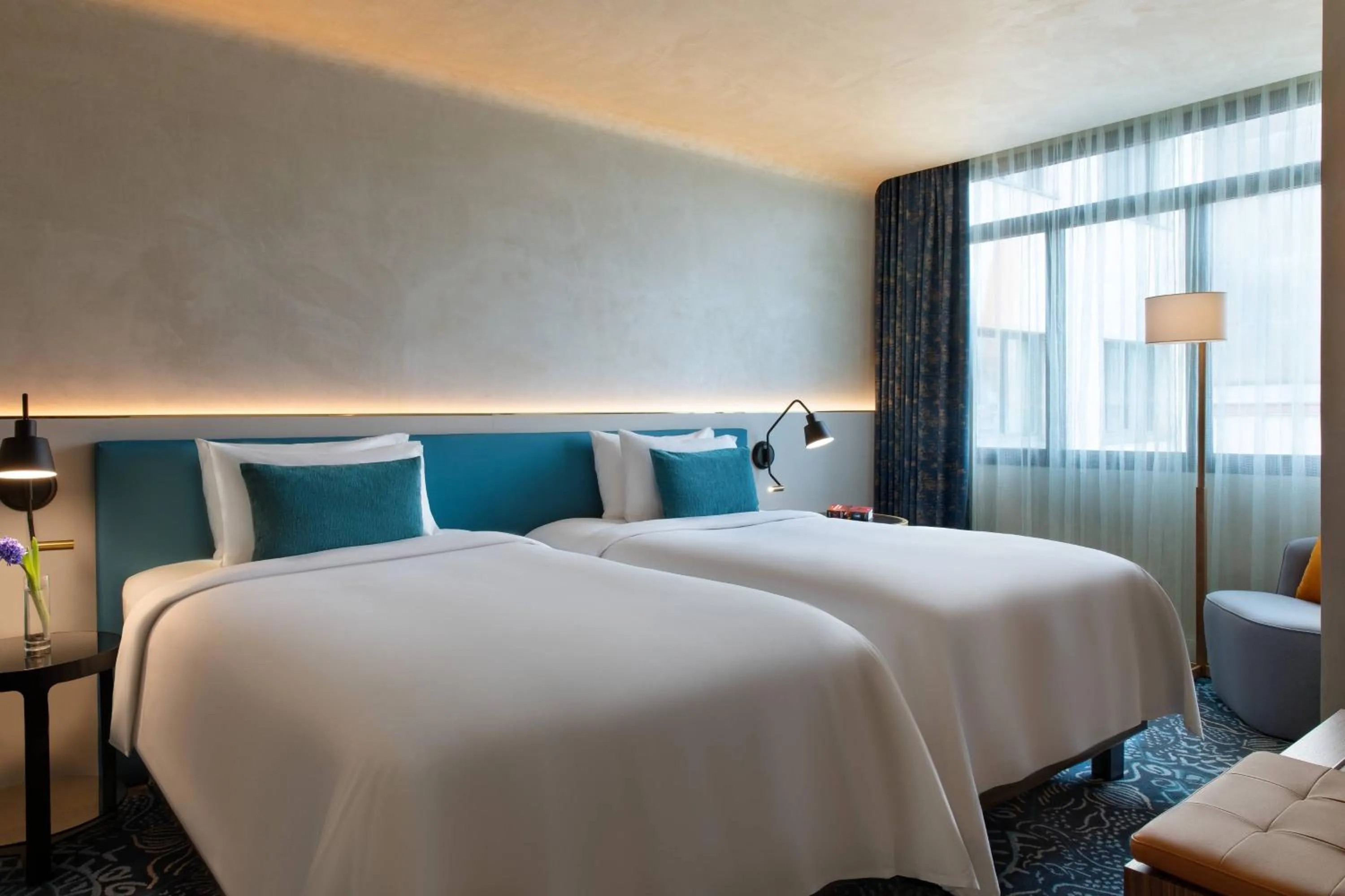 Photo of the whole room, Bed in Renaissance Barcelona Hotel