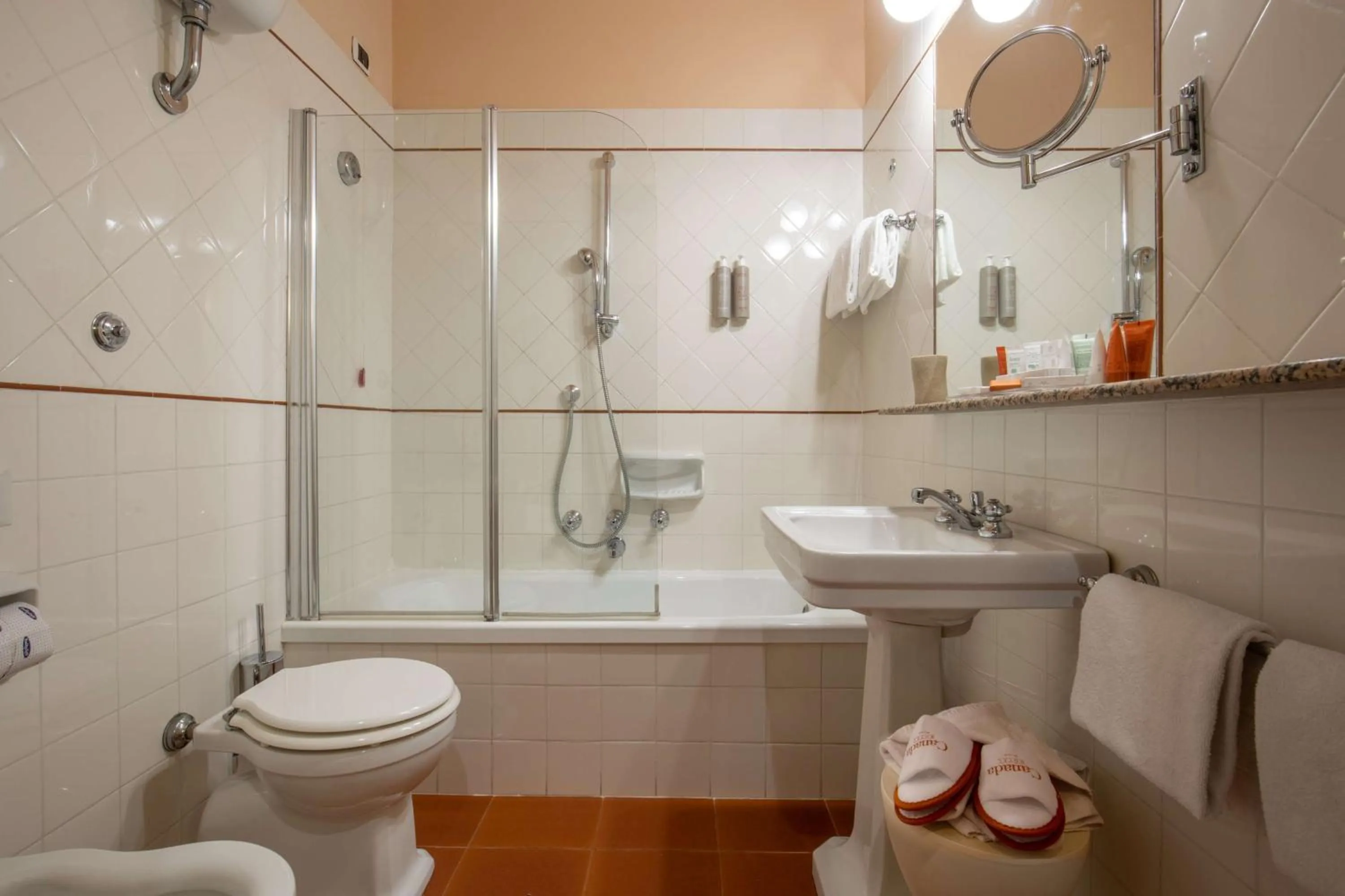 Bedroom in Hotel Canada, BW Premier Collection