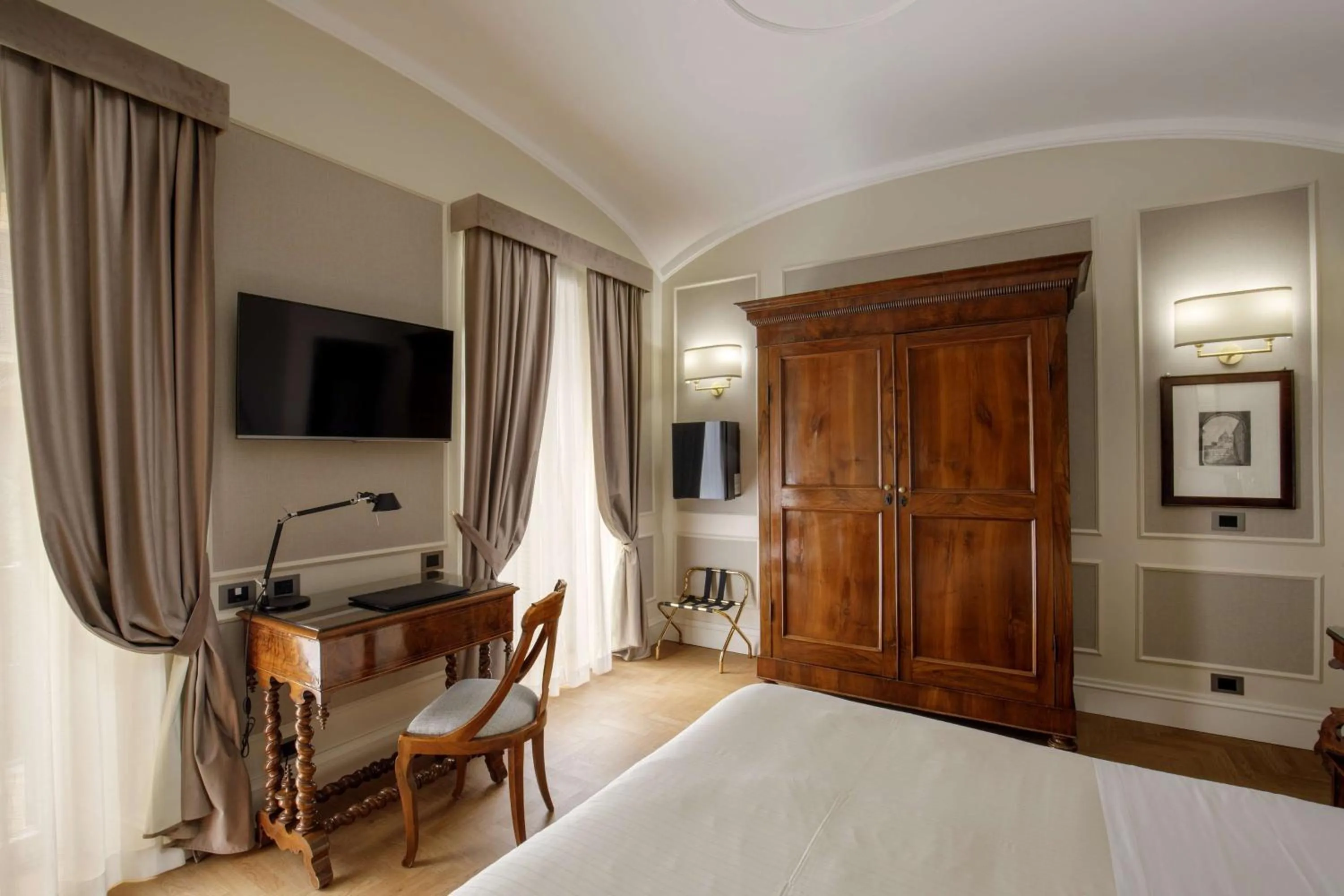 Bedroom, Bed in Hotel Canada, BW Premier Collection