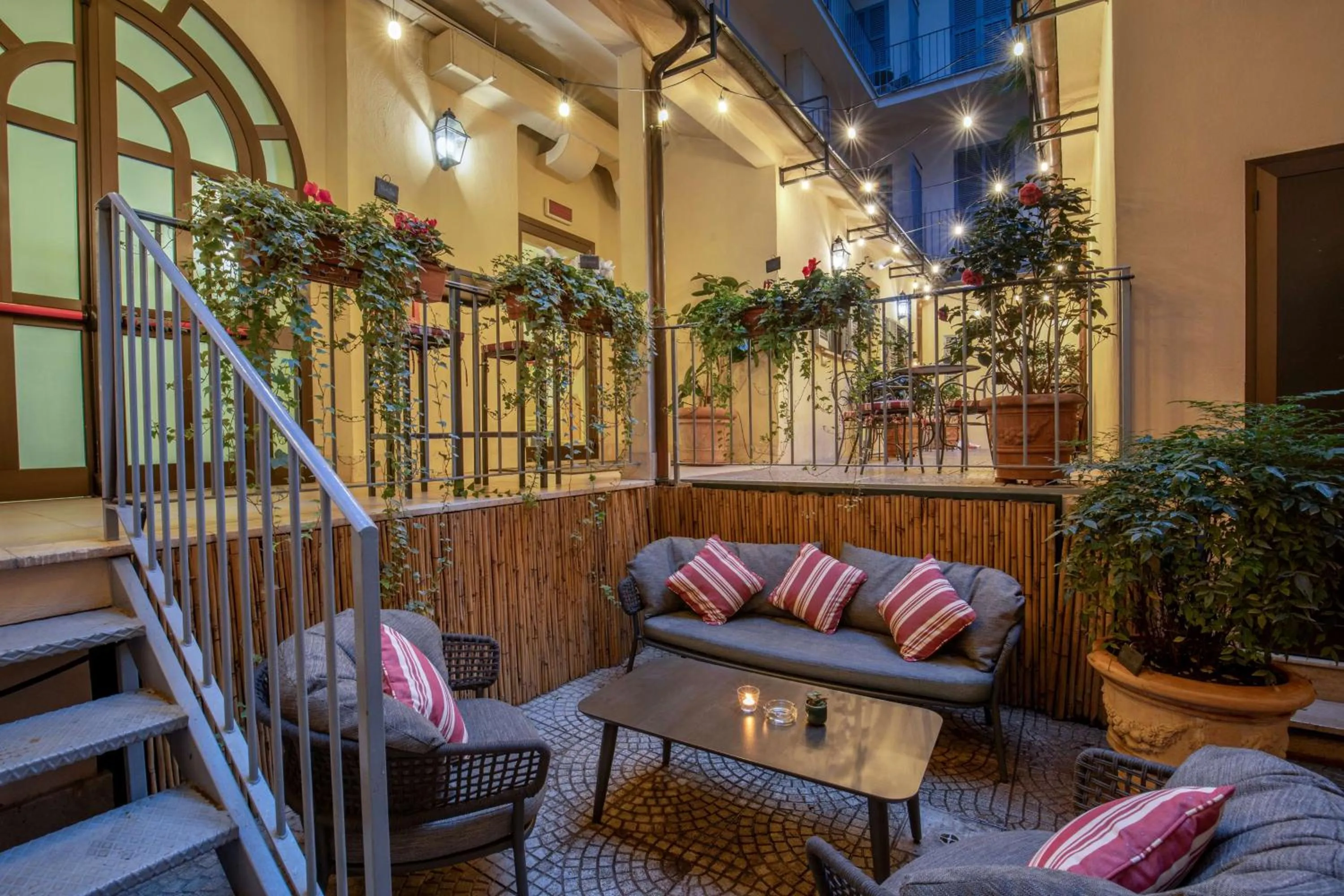 Property building in Hotel Canada, BW Premier Collection