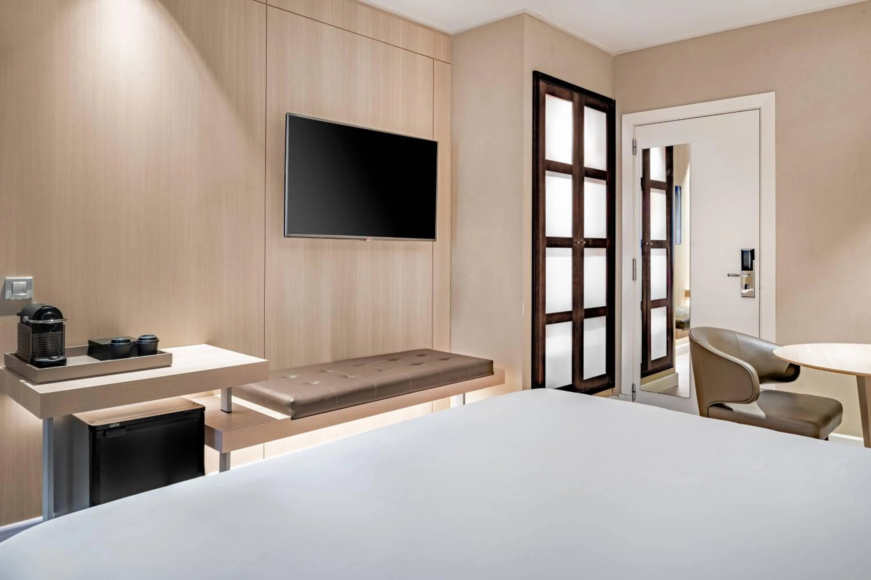 Photo of the whole room, Bed in AC Hotel Irla by Marriott