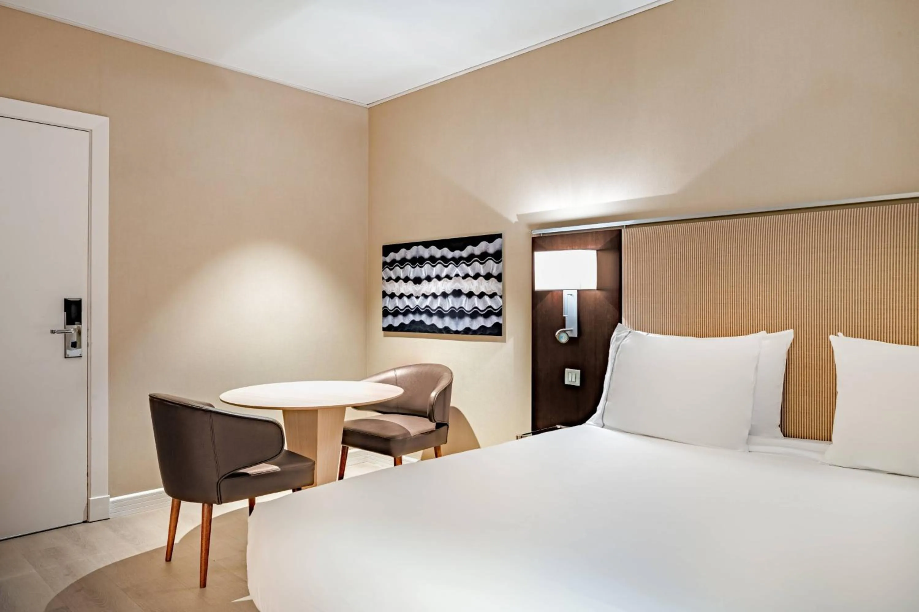 Photo of the whole room, Bed in AC Hotel Irla by Marriott