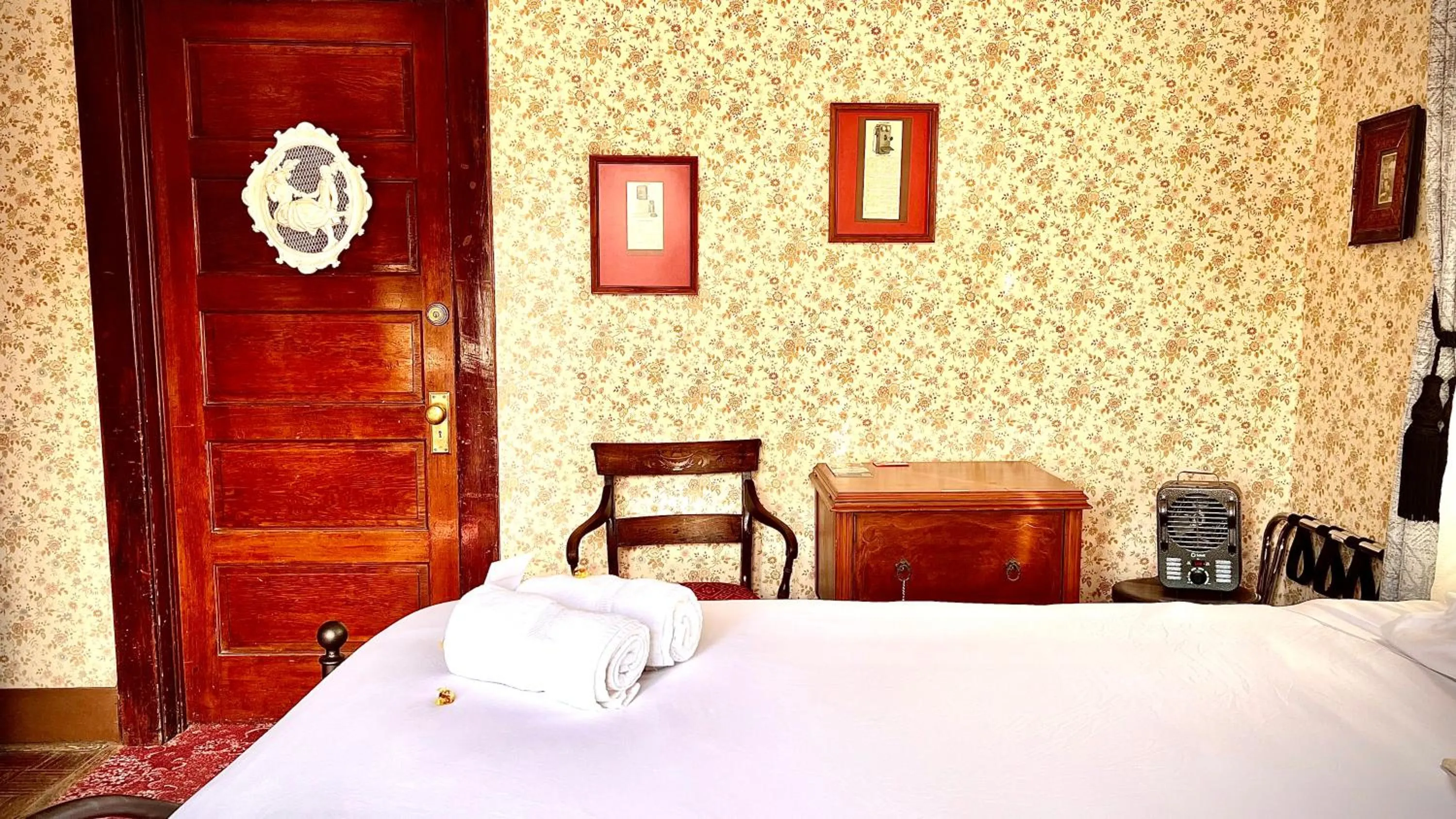 Bed in Hotel La More at The Bisbee Inn