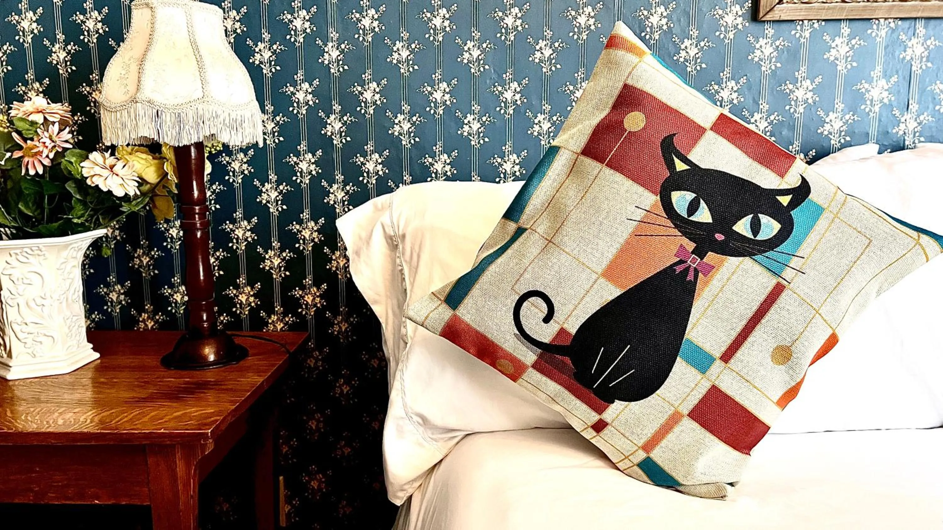 Bed in Hotel La More at The Bisbee Inn