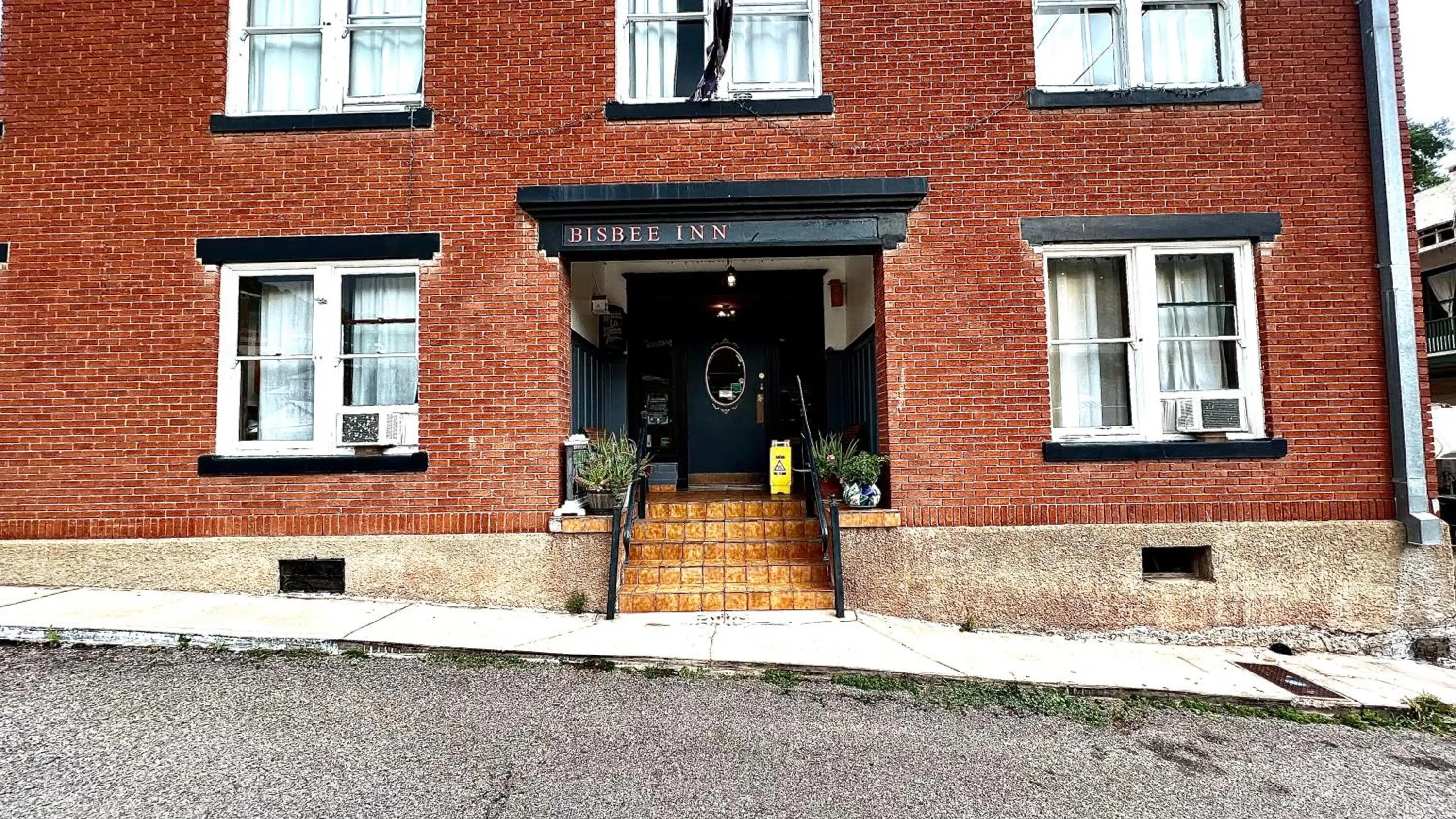 Hotel La More at The Bisbee Inn