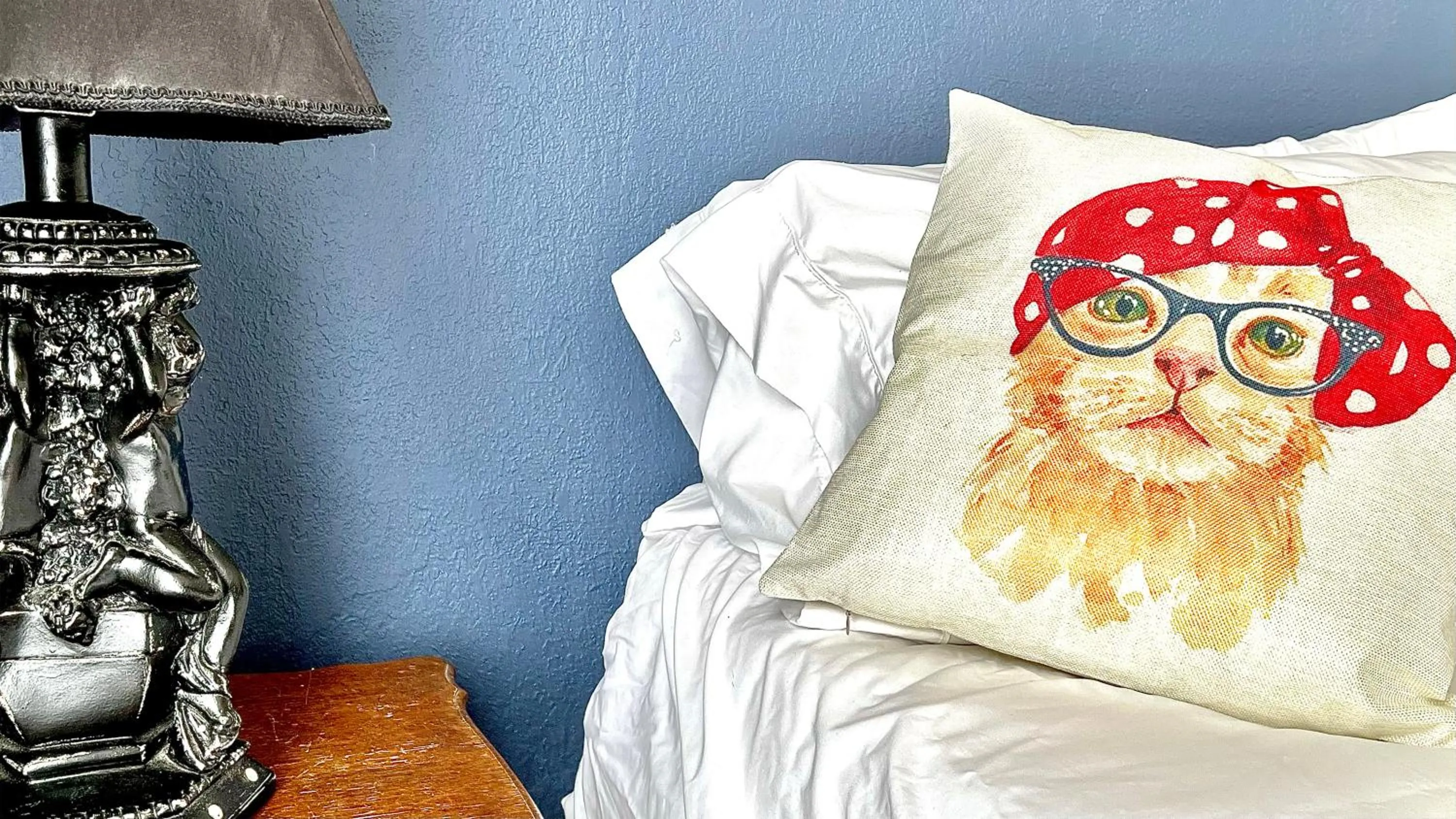 Bed in Hotel La More at The Bisbee Inn