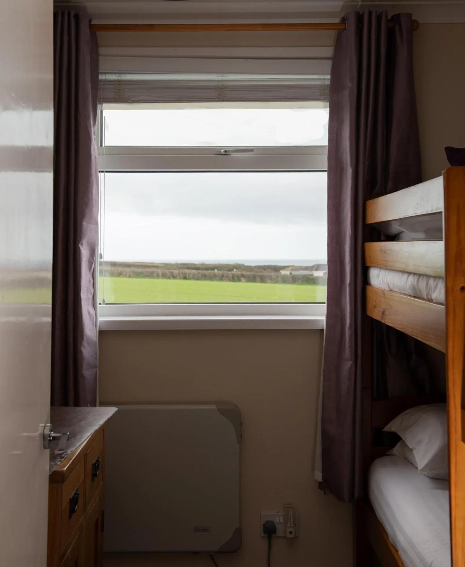 Bedroom, Bed in Trevarrian Lodge