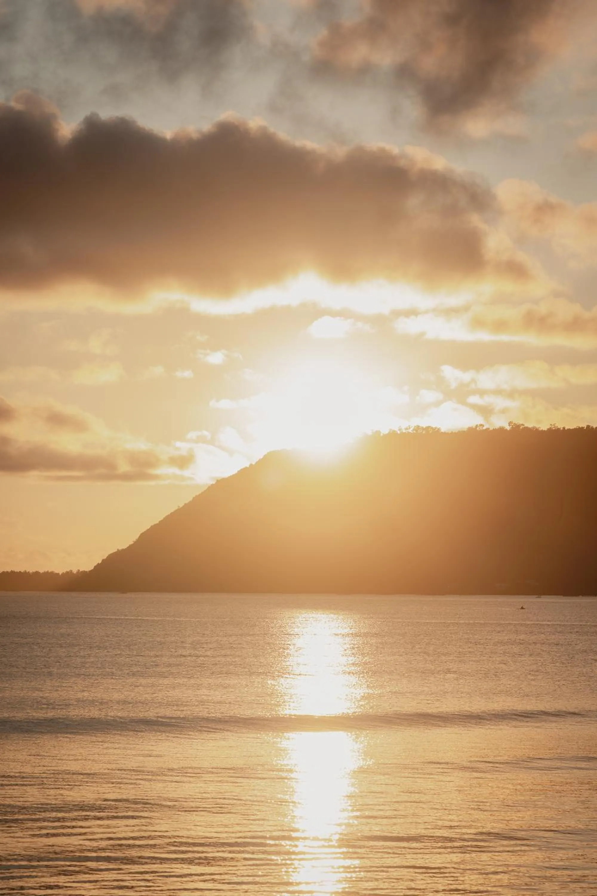 Sunrise in Bay's Inn Resort