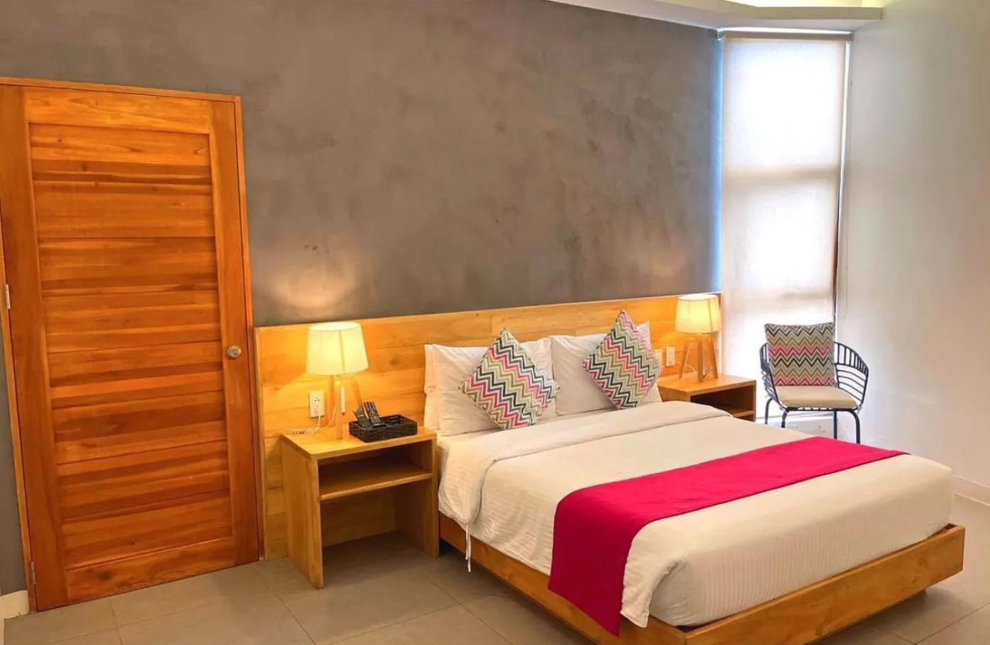 Photo of the whole room, Bed in Bay's Inn Resort