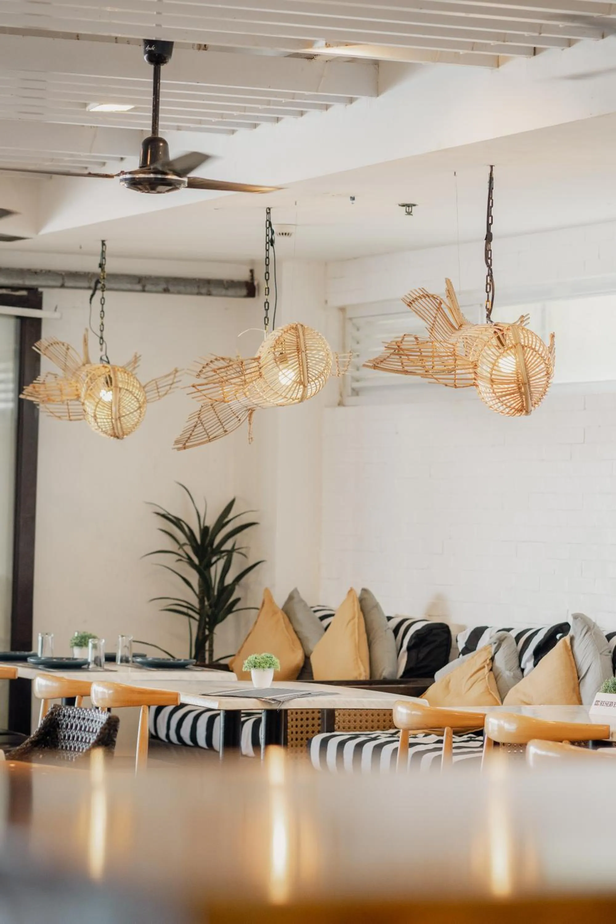 Restaurant/places to eat in Bay's Inn Resort