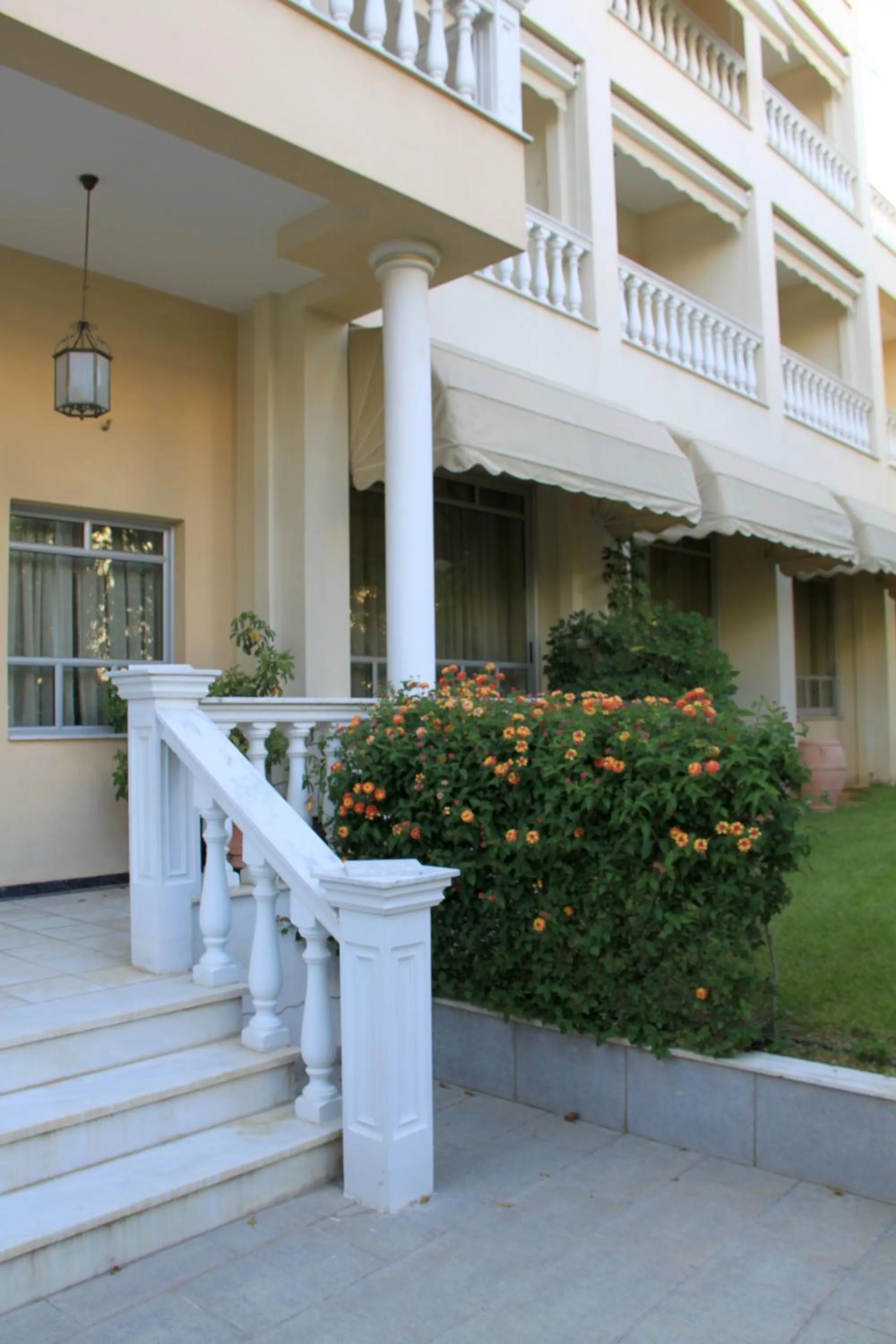 Facade/entrance in Hotel Platon