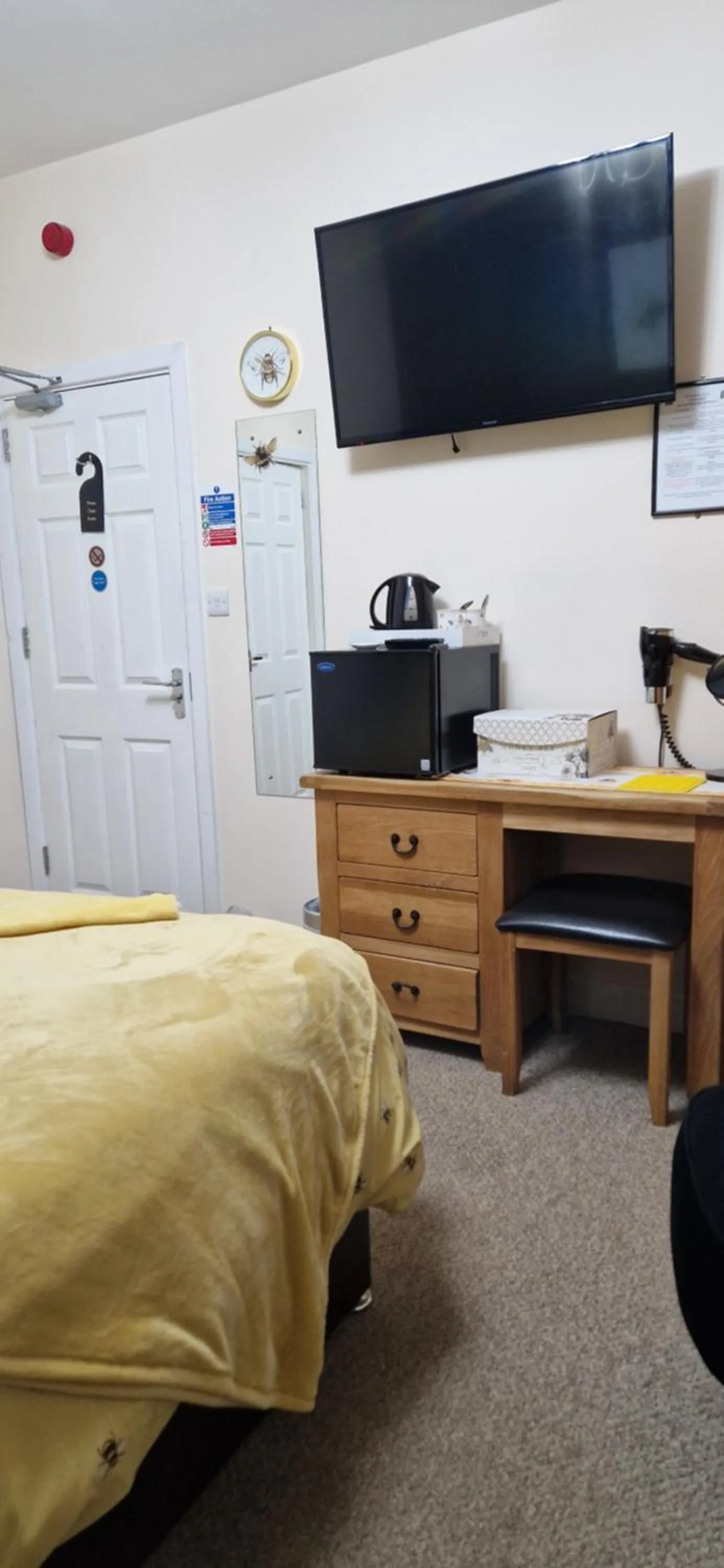 TV and multimedia, Bed in The Dudley Hotel