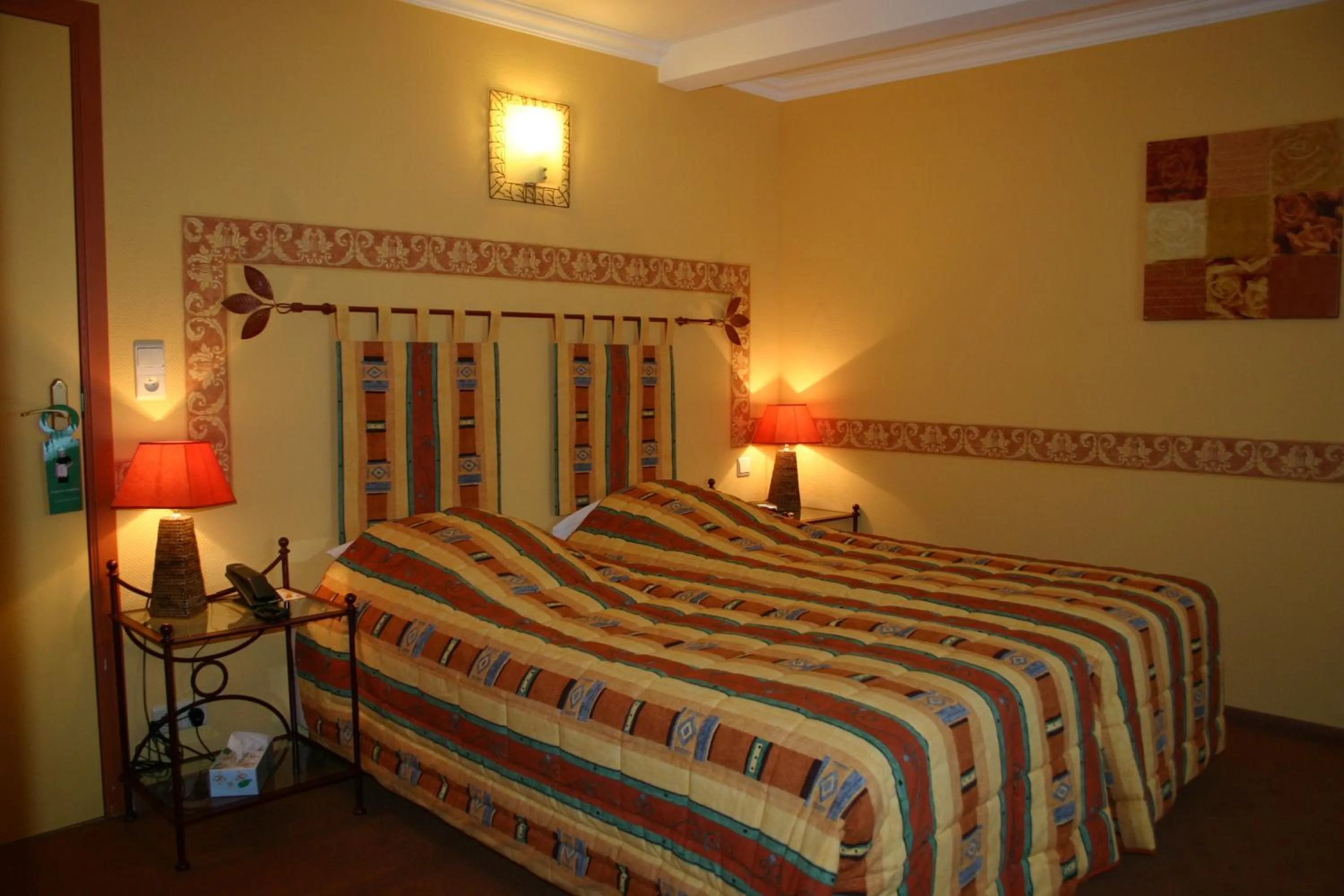 Photo of the whole room in Hotel Le Relais de Pommard