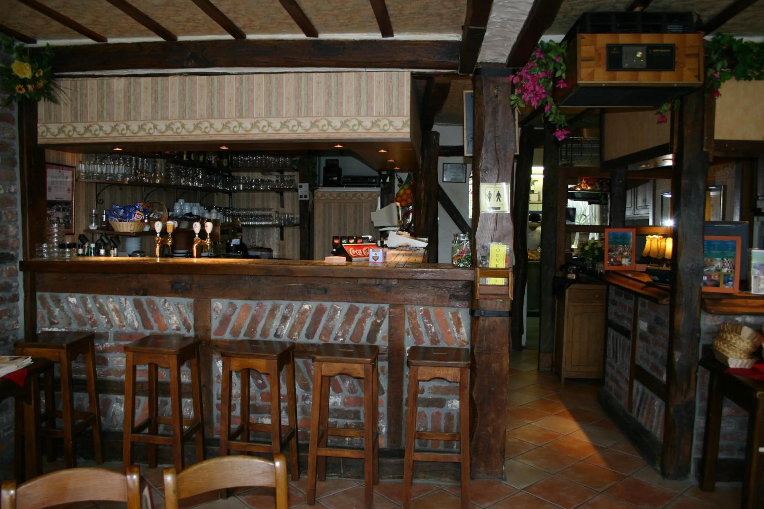 Lobby or reception in Hotel Le Relais de Pommard