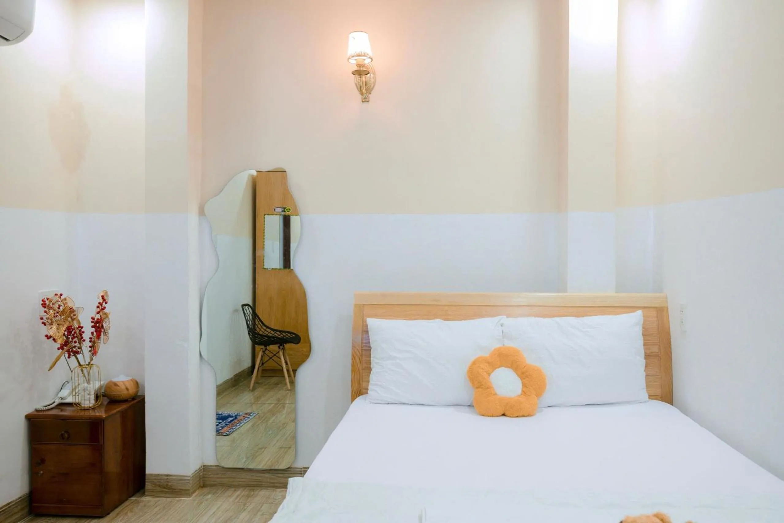Photo of the whole room, Bed in Hotel Nắng