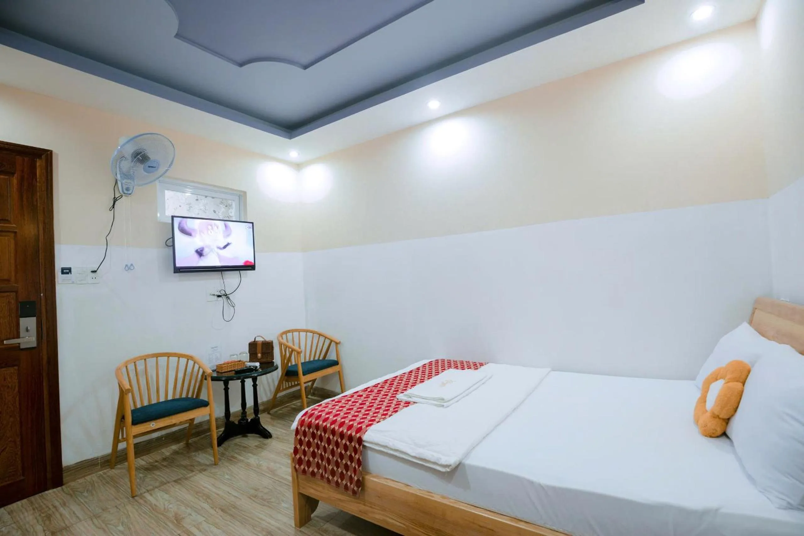 Photo of the whole room, Bed in Hotel Nắng