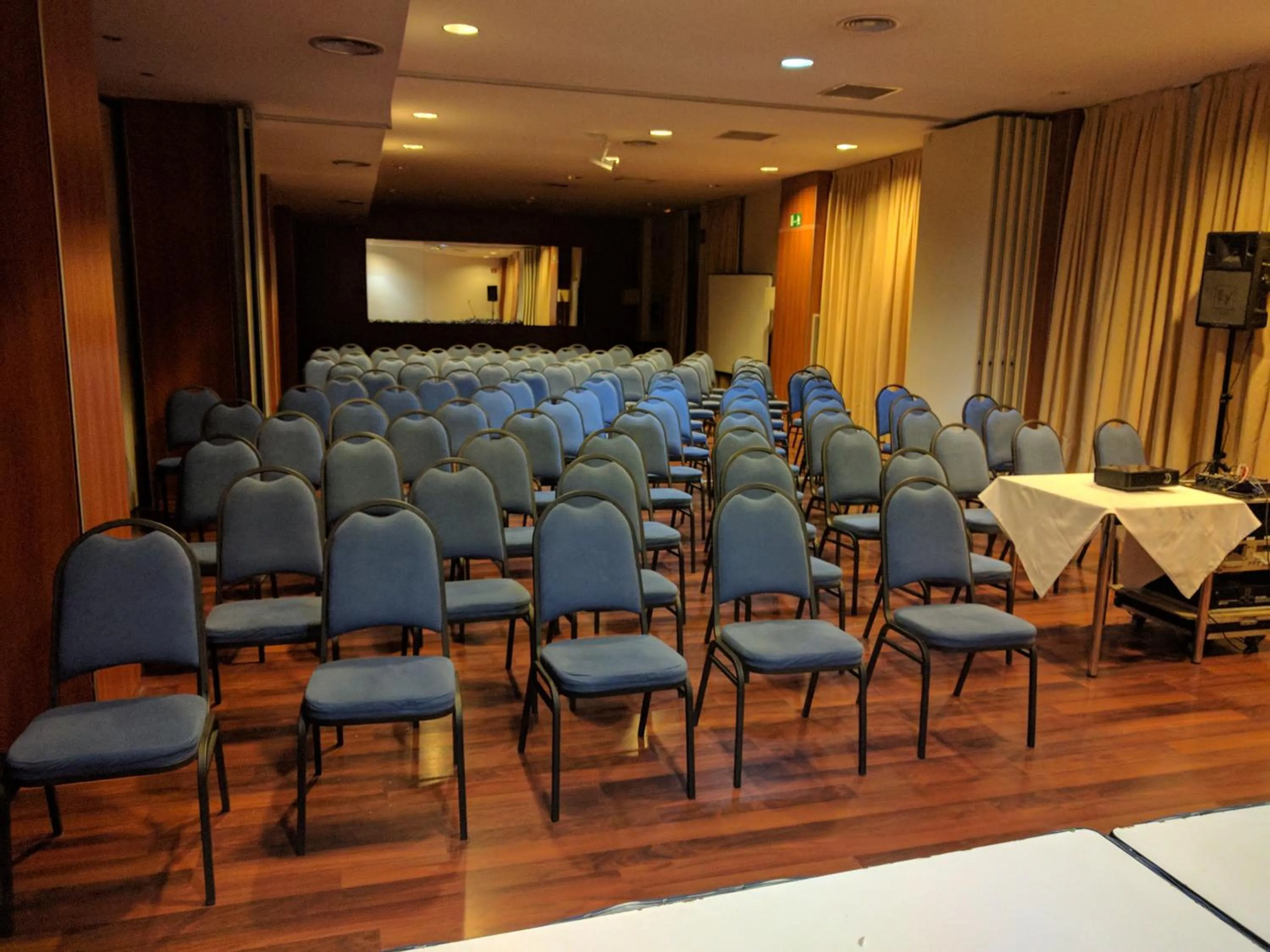 Communal lounge/ TV room in Hotel Berga Park