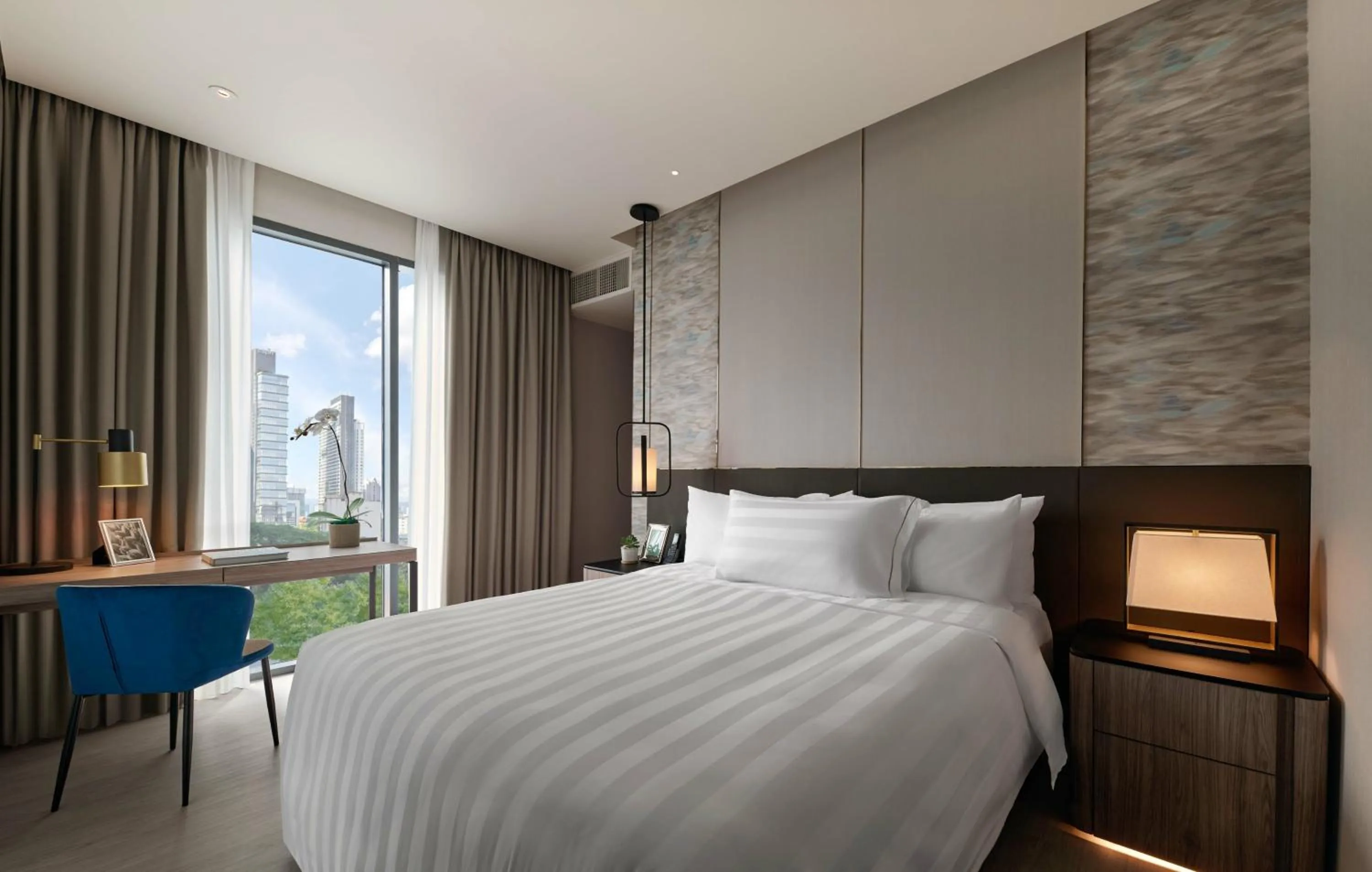 Bed in Pan Pacific Serviced Suites Kuala Lumpur