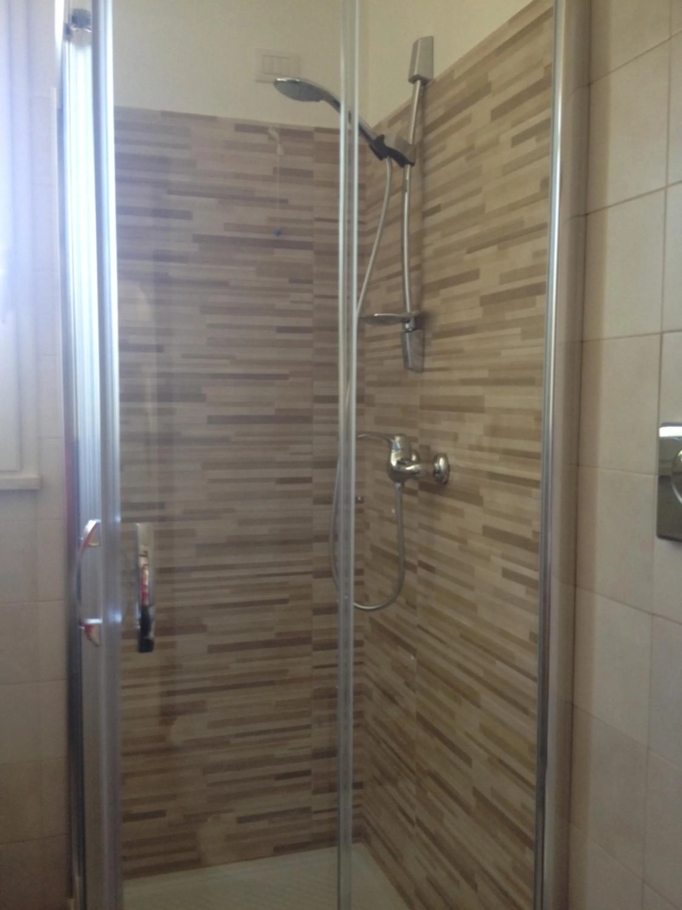 Shower in B&B Villa Striari