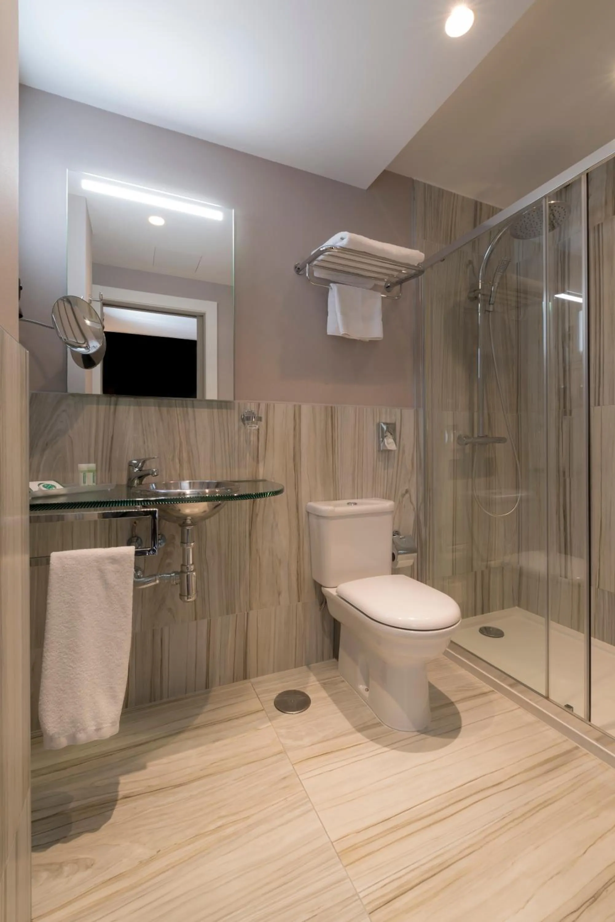 Bathroom in Hotel Plaza