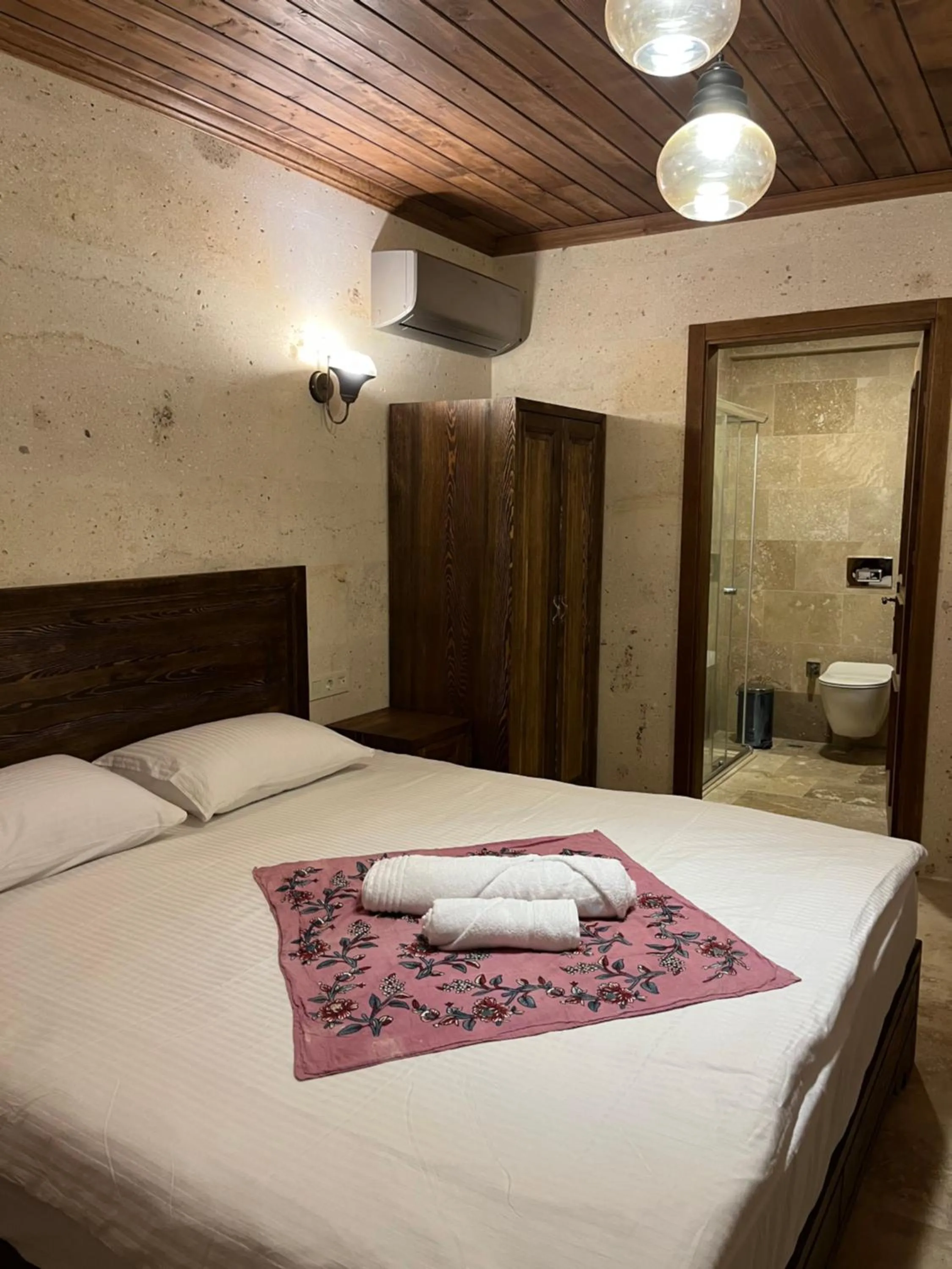 Bed in UCHI Cappadocia