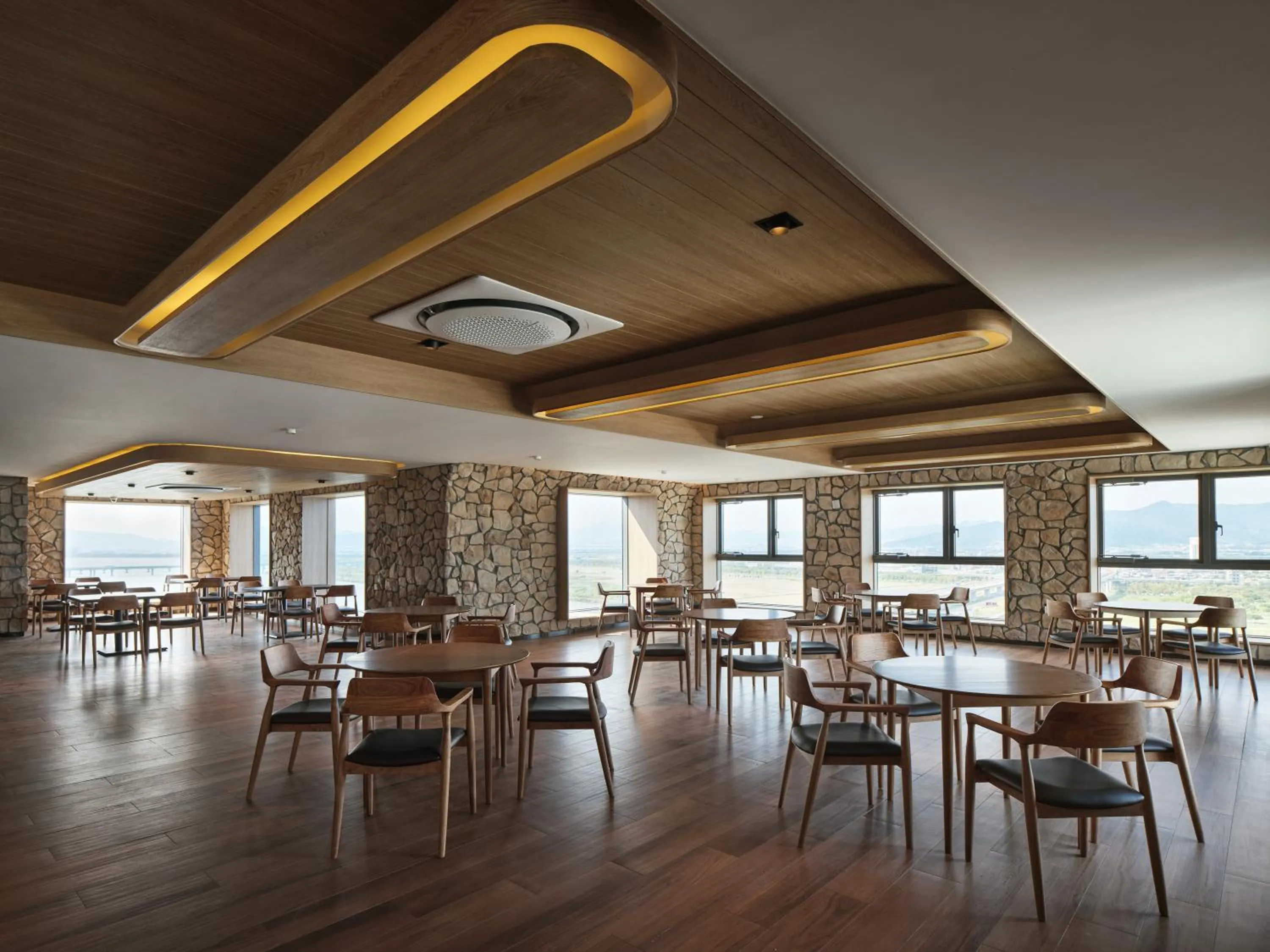 Restaurant/places to eat in Hotel tt Gupo