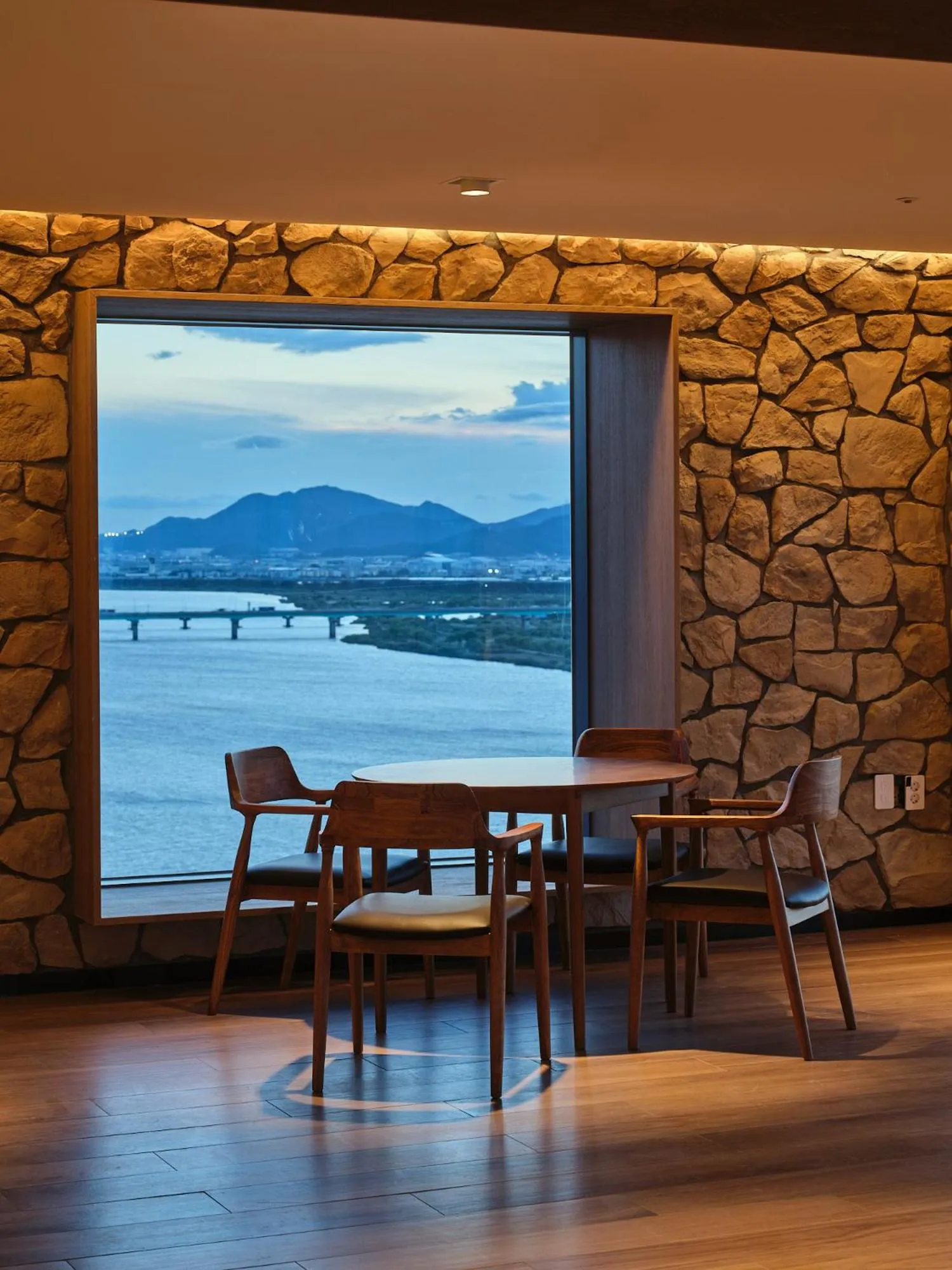 Restaurant/places to eat in Hotel tt Gupo