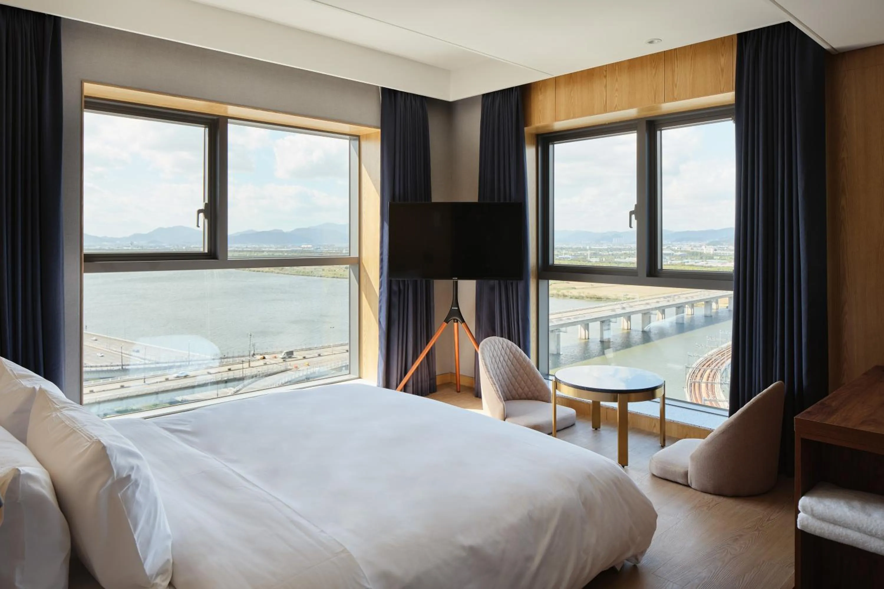 Bedroom, Bed in Hotel tt Gupo