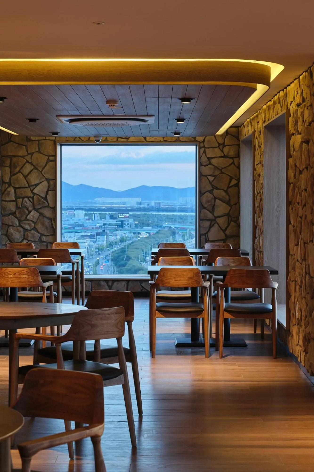 Restaurant/places to eat in Hotel tt Gupo