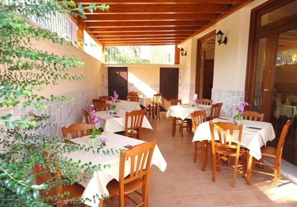 Restaurant/places to eat in Villa Fenice Bed & Breakfast