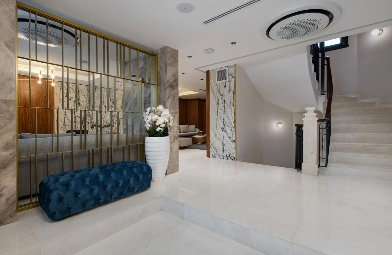 Lobby or reception in Gleam Collection Hotel