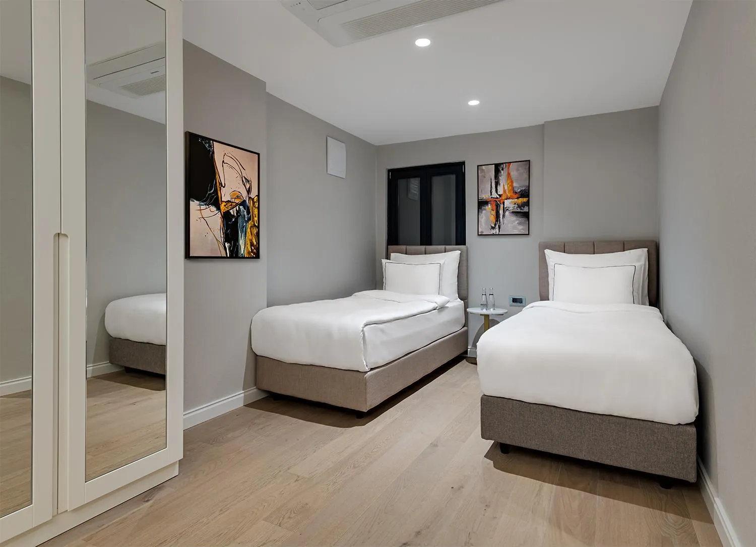 Bed in Gleam Collection Hotel