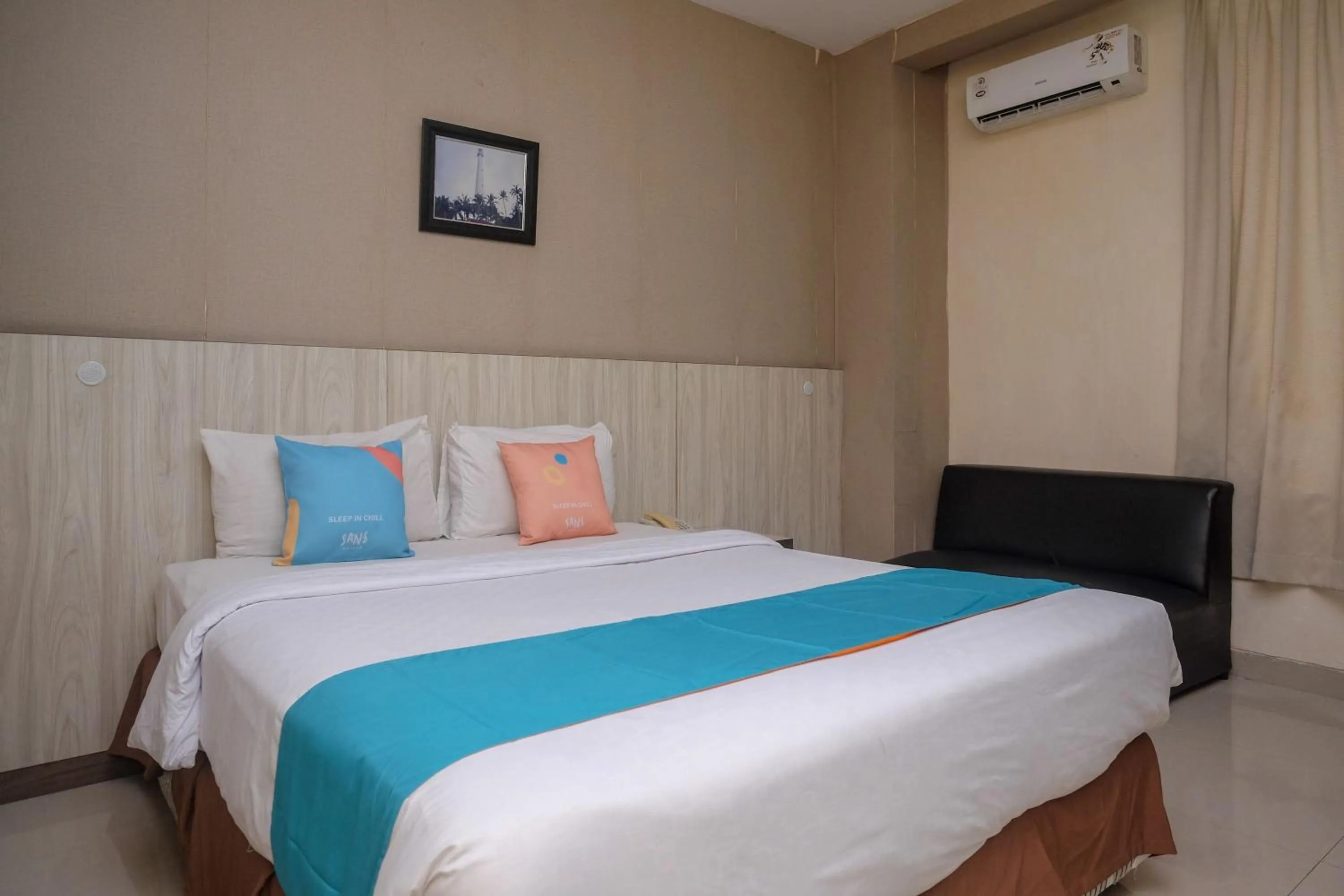 Bedroom, Bed in Sans Hotel Lynt Makassar