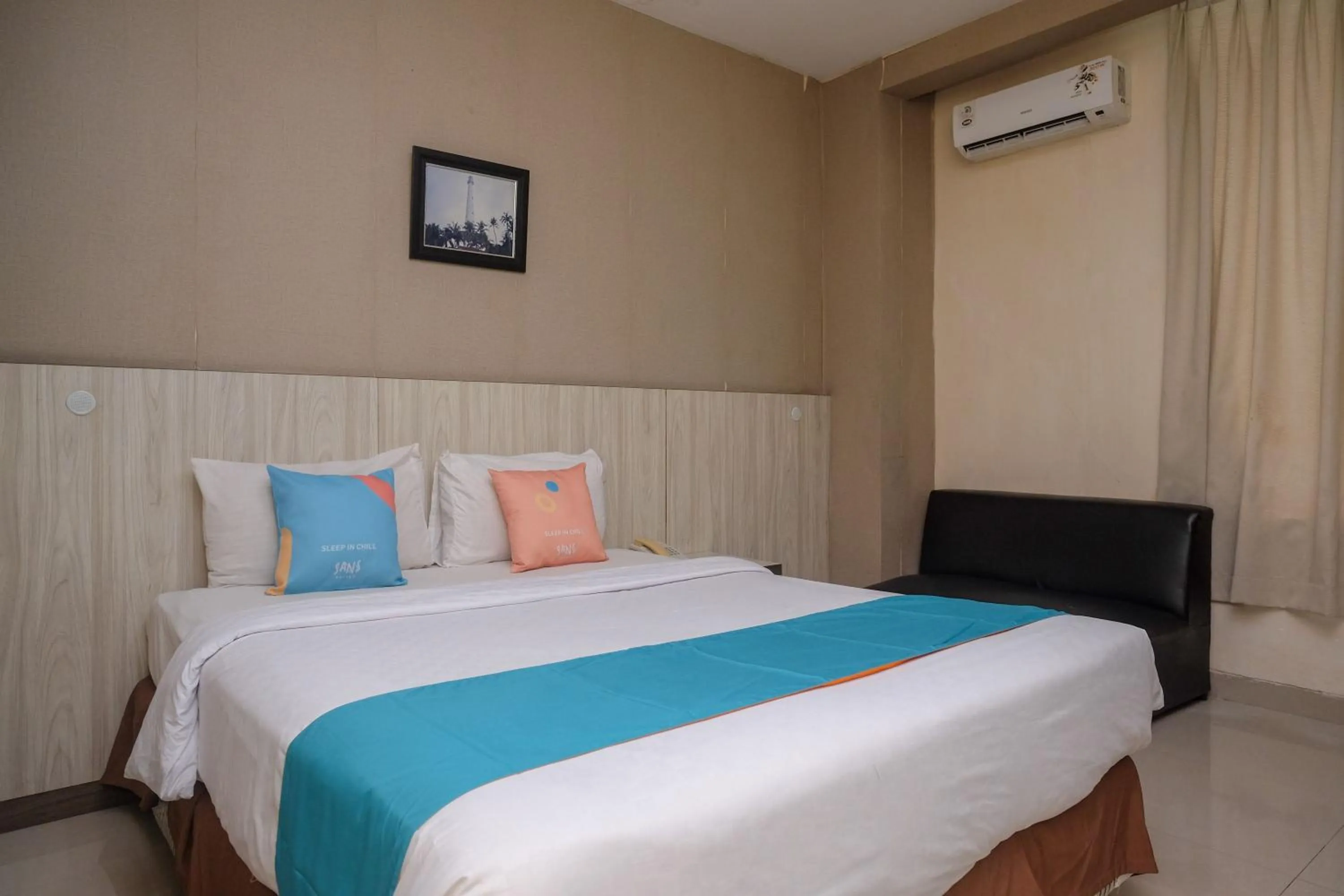 Bedroom, Bed in Sans Hotel Lynt Makassar