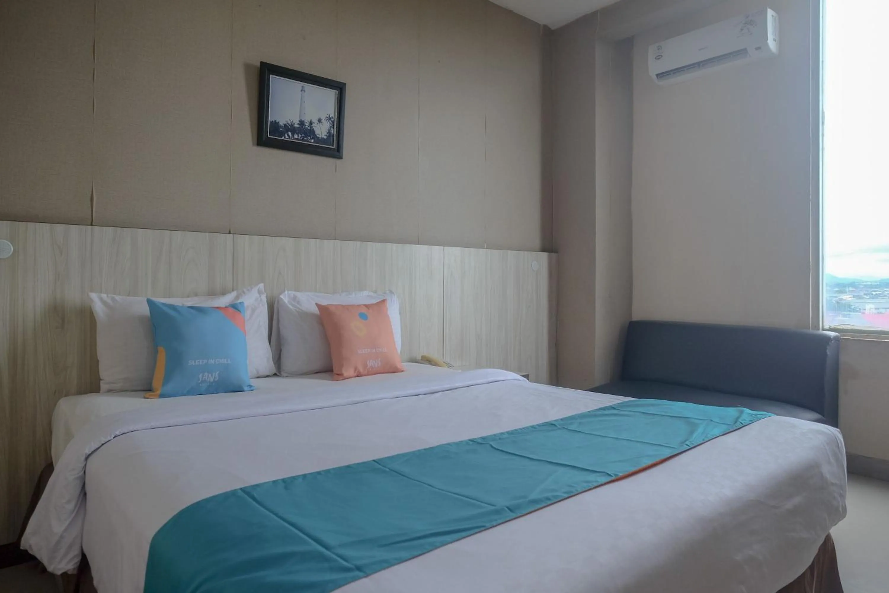Bedroom, Bed in Sans Hotel Lynt Makassar