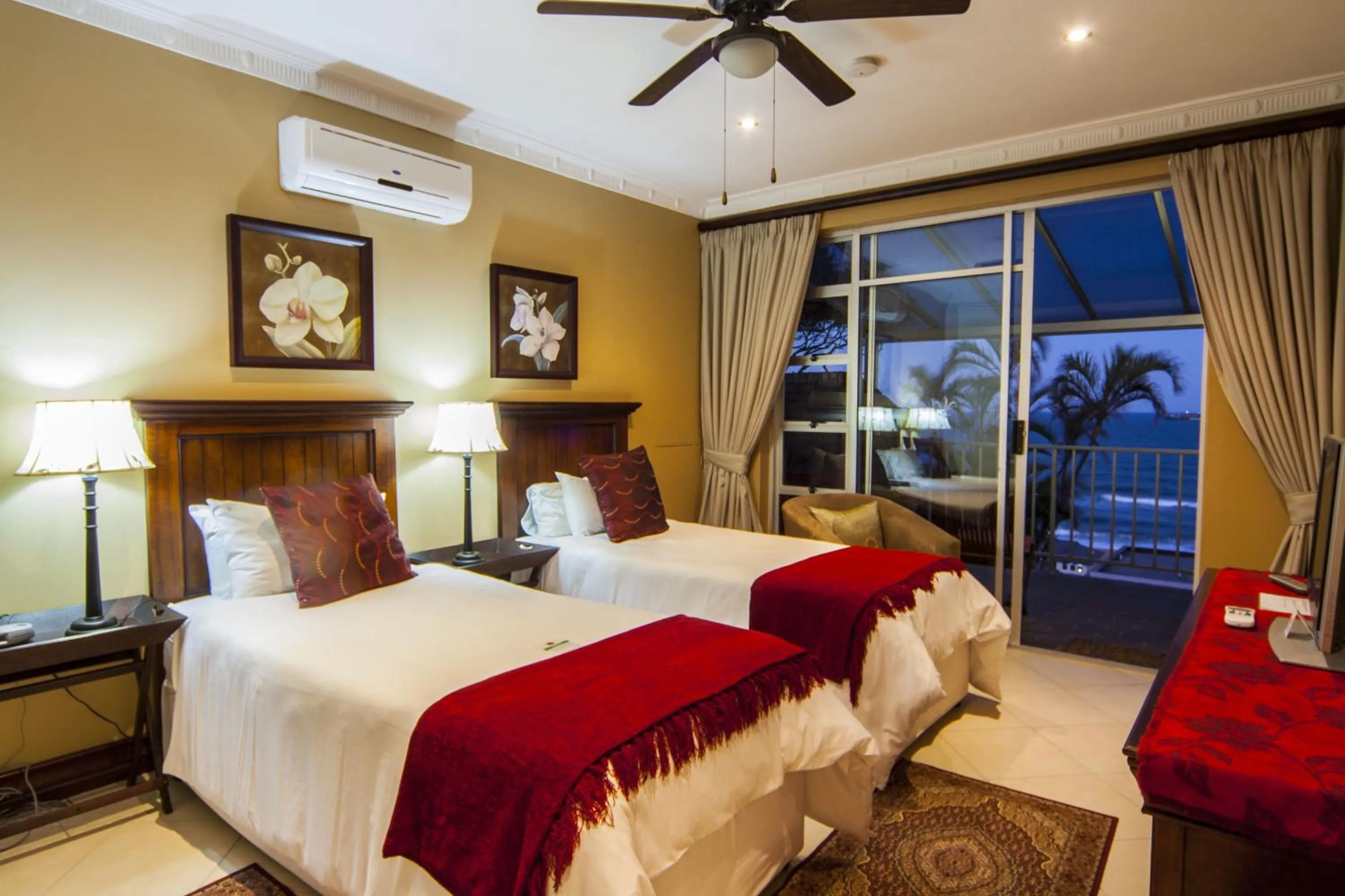 Bedroom, Bed in Burnham House B&B