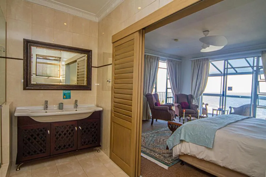 Bedroom, Bed in Burnham House B&B