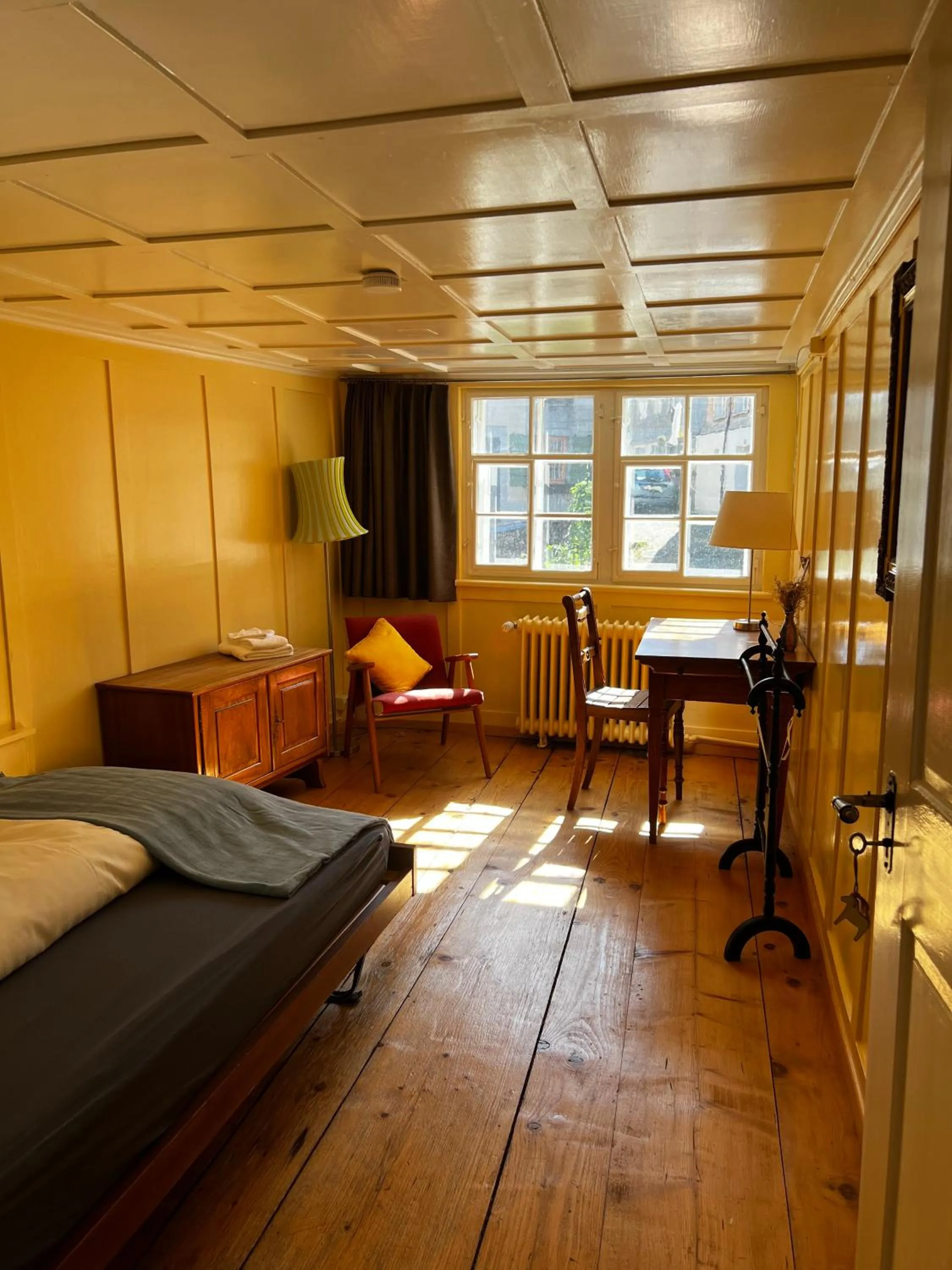 Photo of the whole room, Bed in Gasthaus Rössli