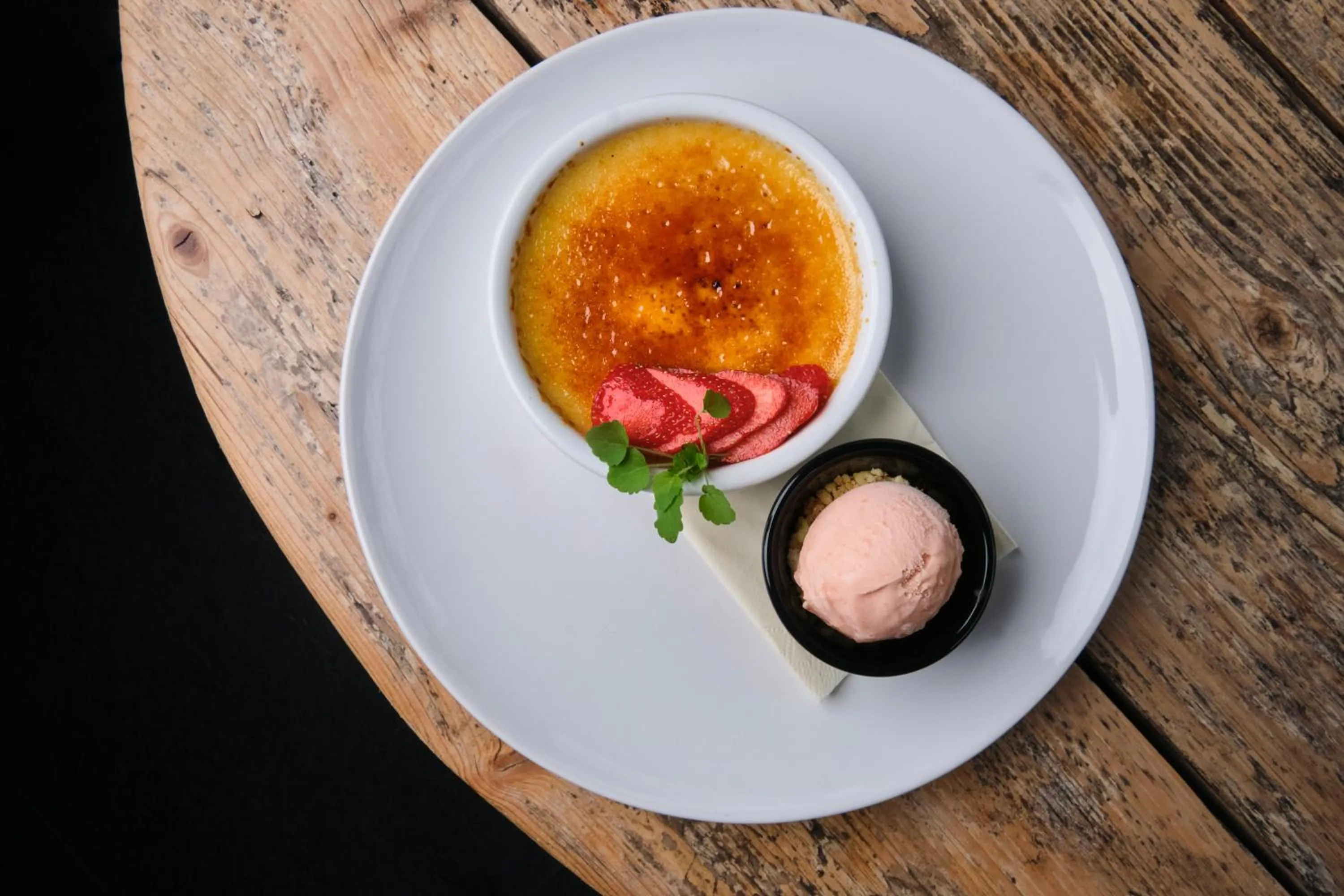 Restaurant/places to eat in Geulzicht Hotel