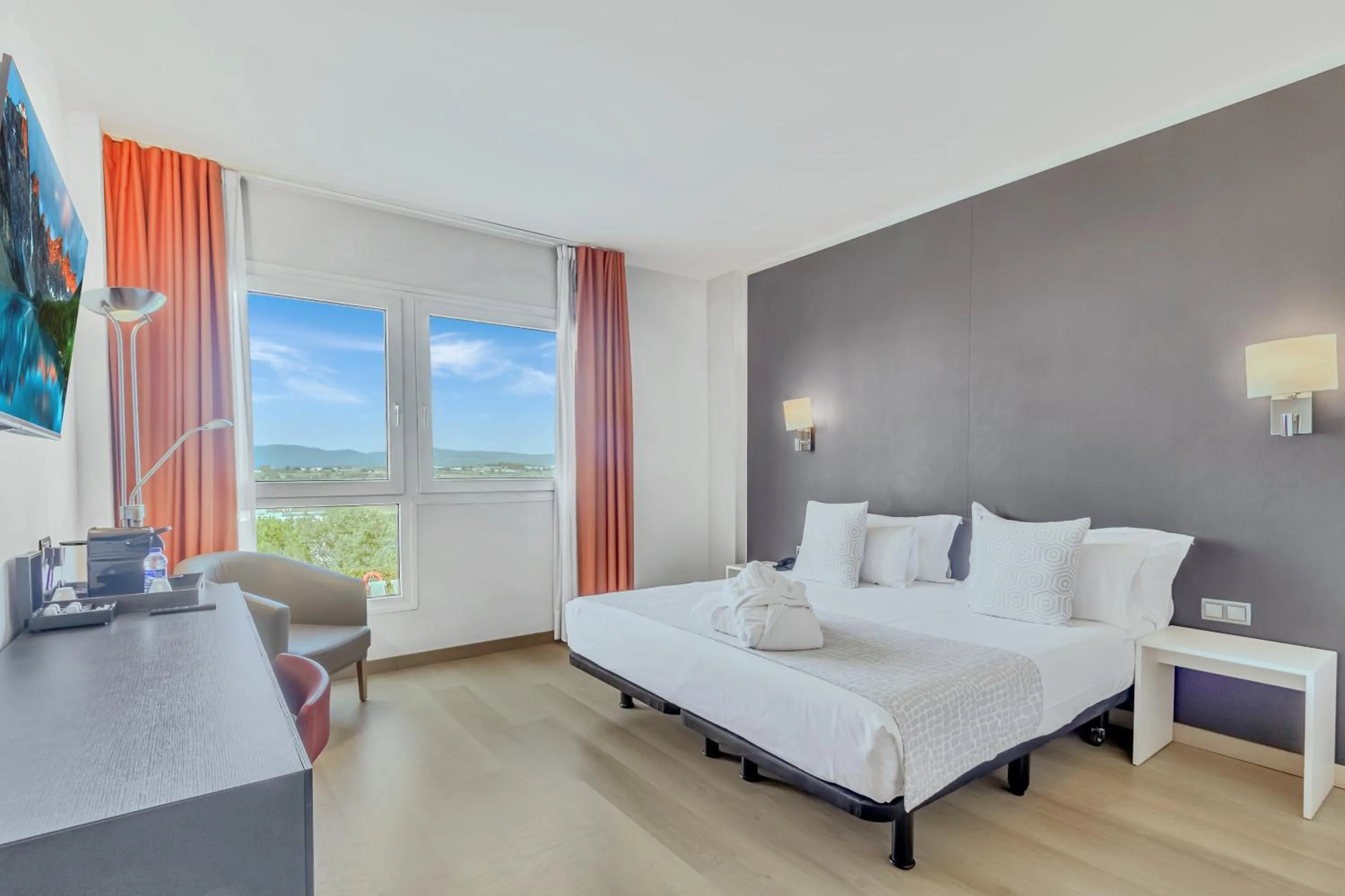 Bedroom, Bed in Augusta Barcelona Vallès