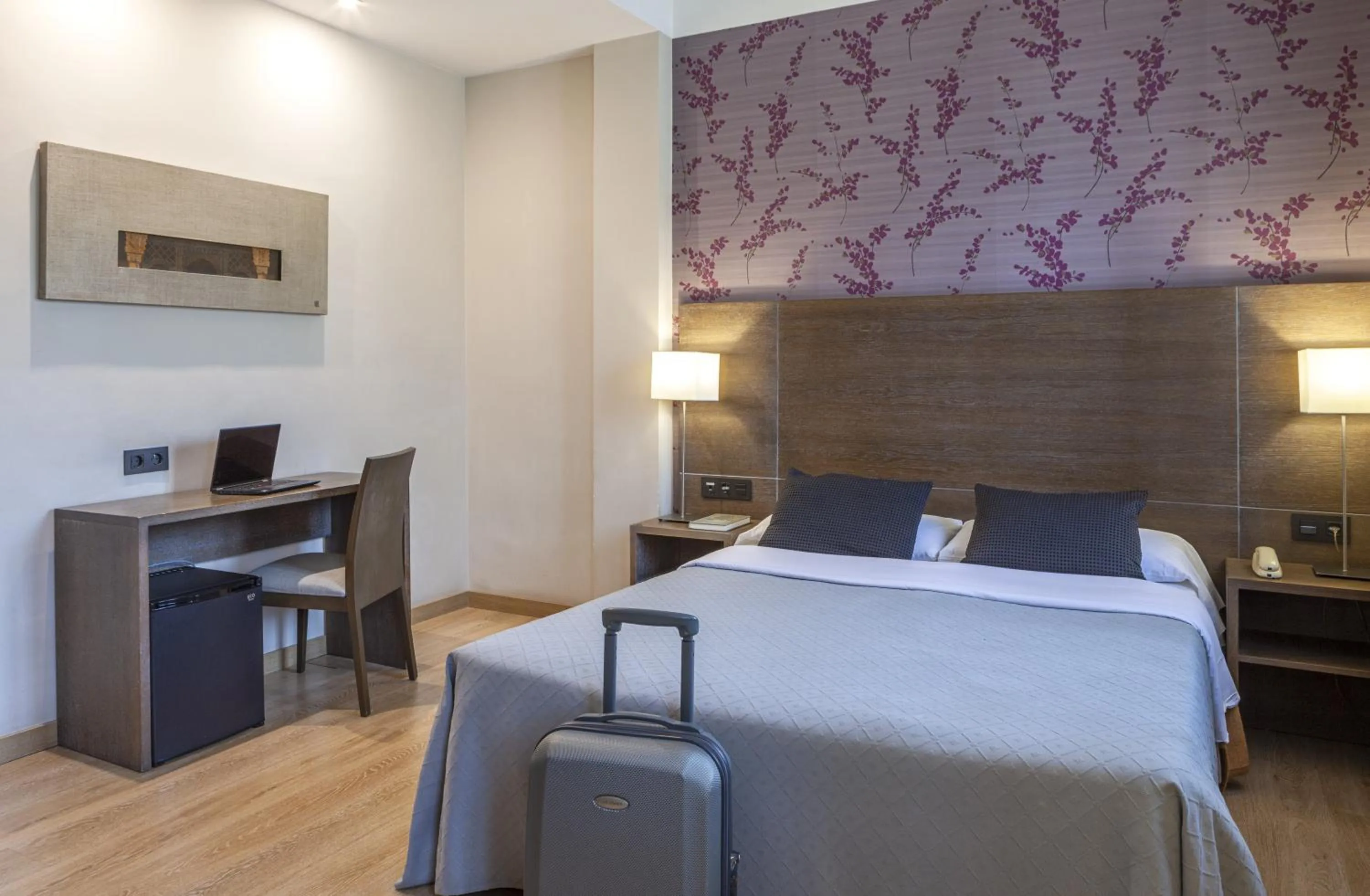 Photo of the whole room, Bed in Hotel Macià Monasterio de los Basilios