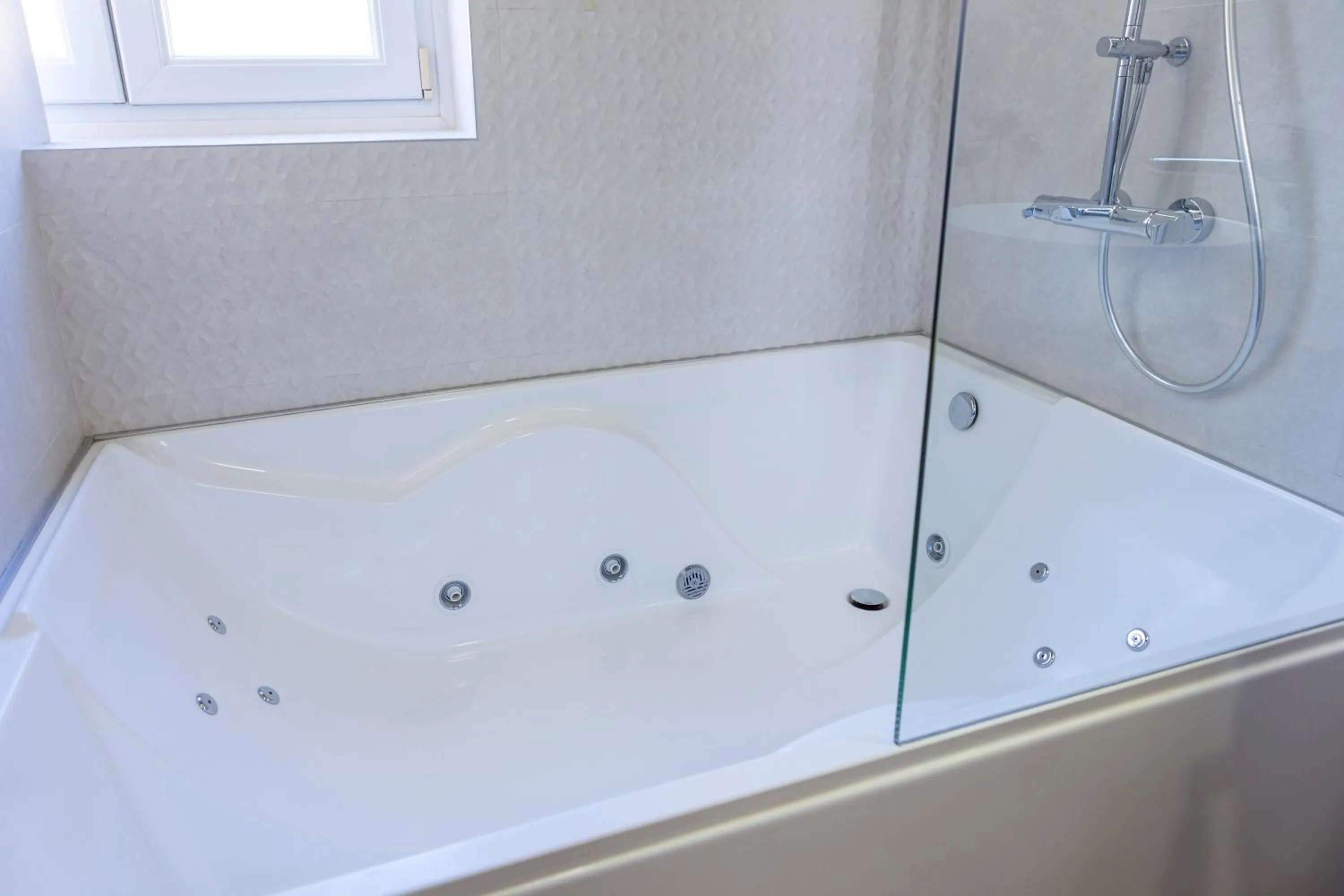 Hot Tub in Hotel Macià Monasterio de los Basilios