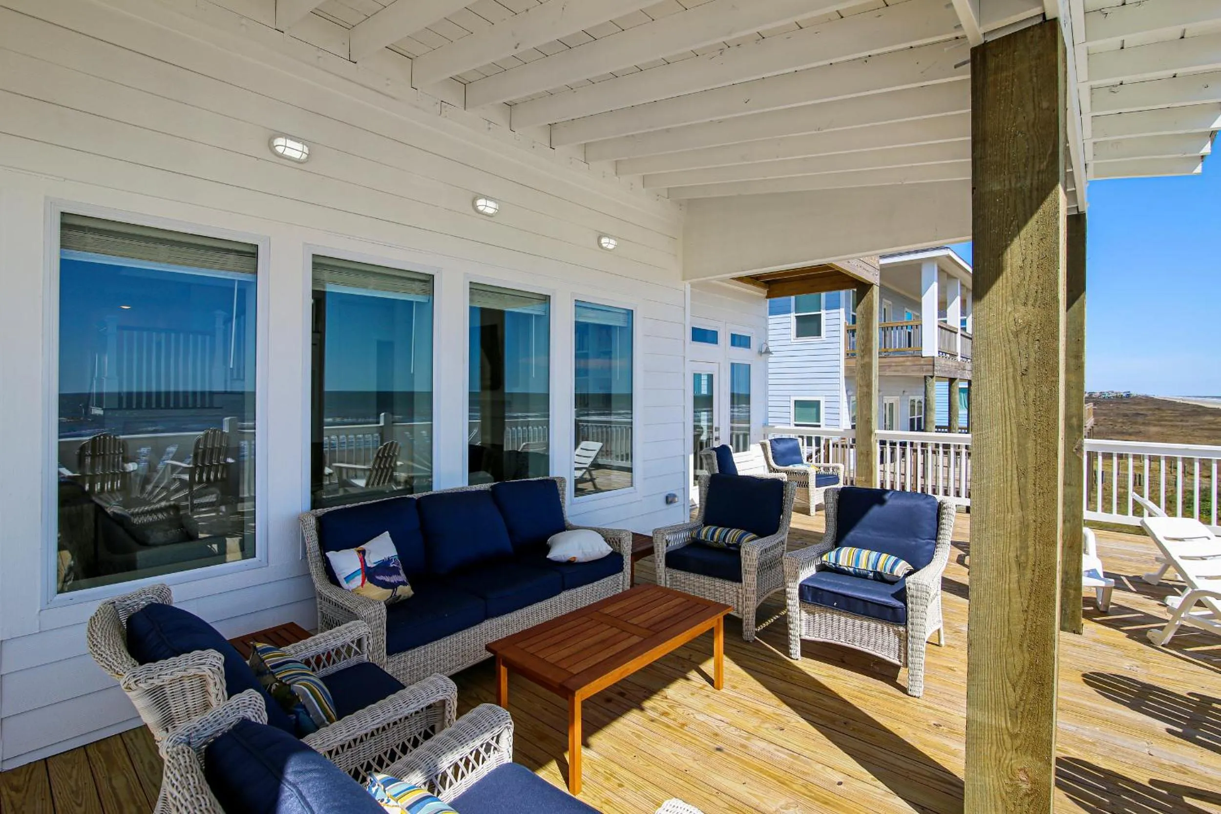 Living room in The Gulf Goddess