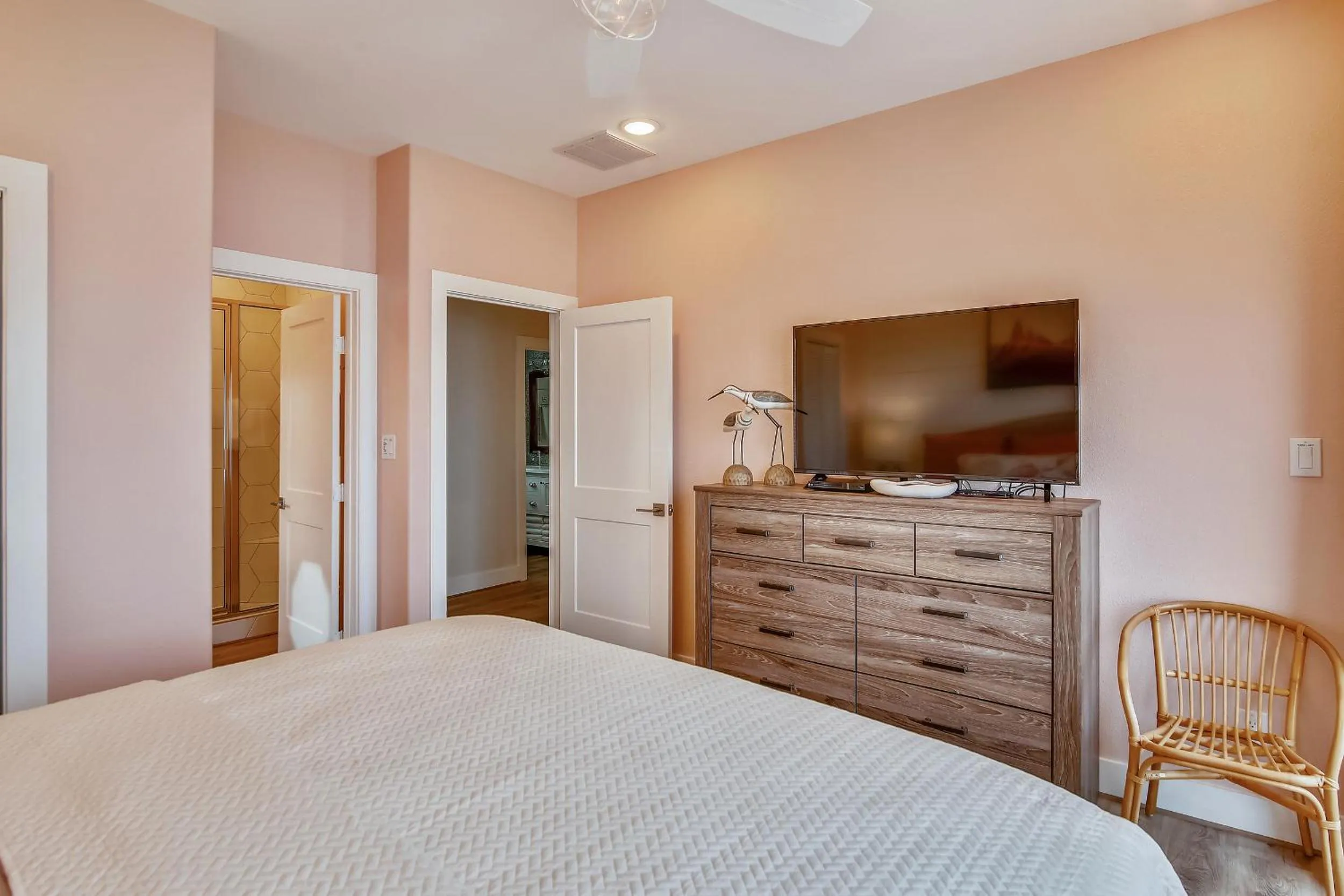 Bedroom, Bed in The Gulf Goddess