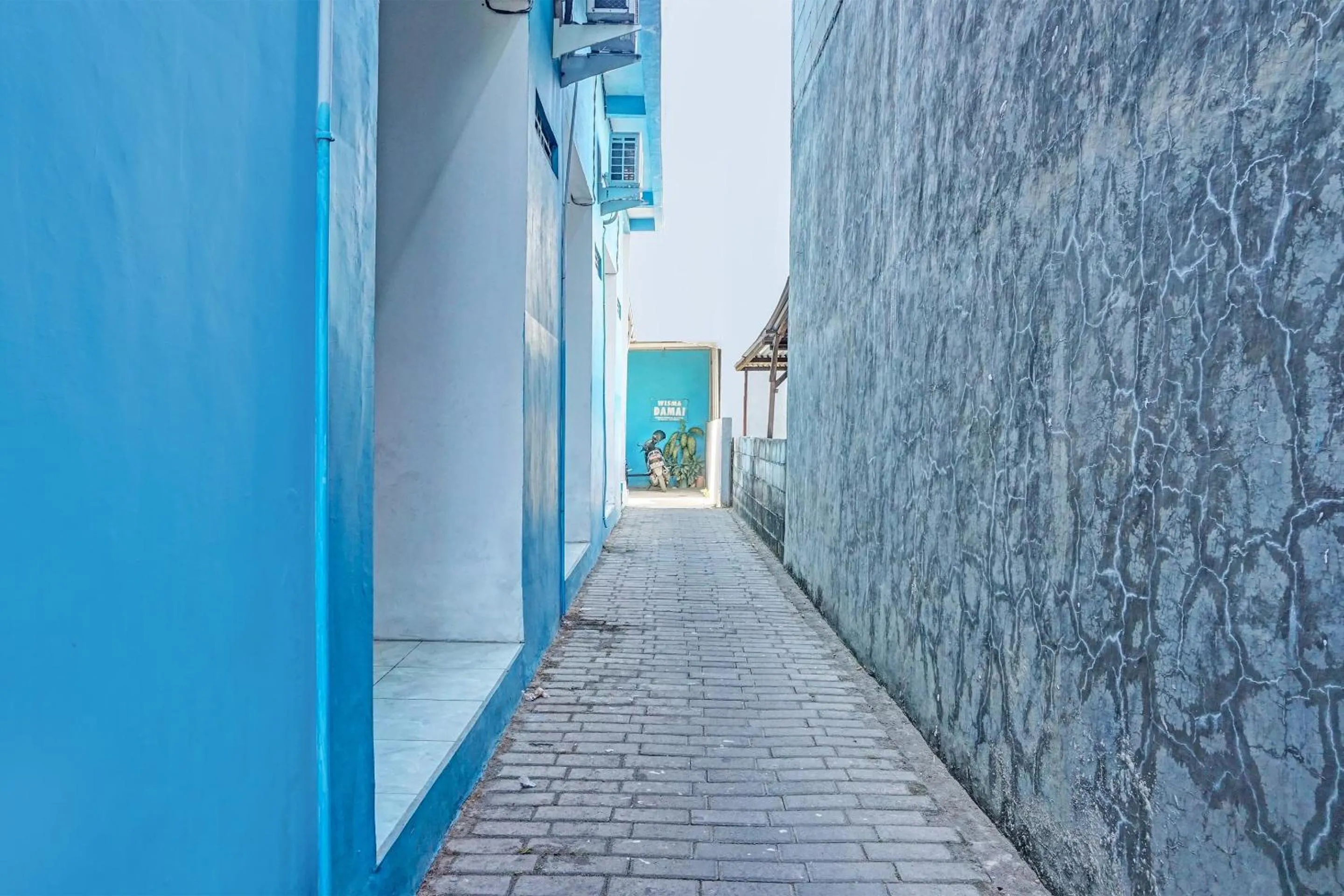 Lobby or reception in OYO Life 91718 Kost Damai Syariah