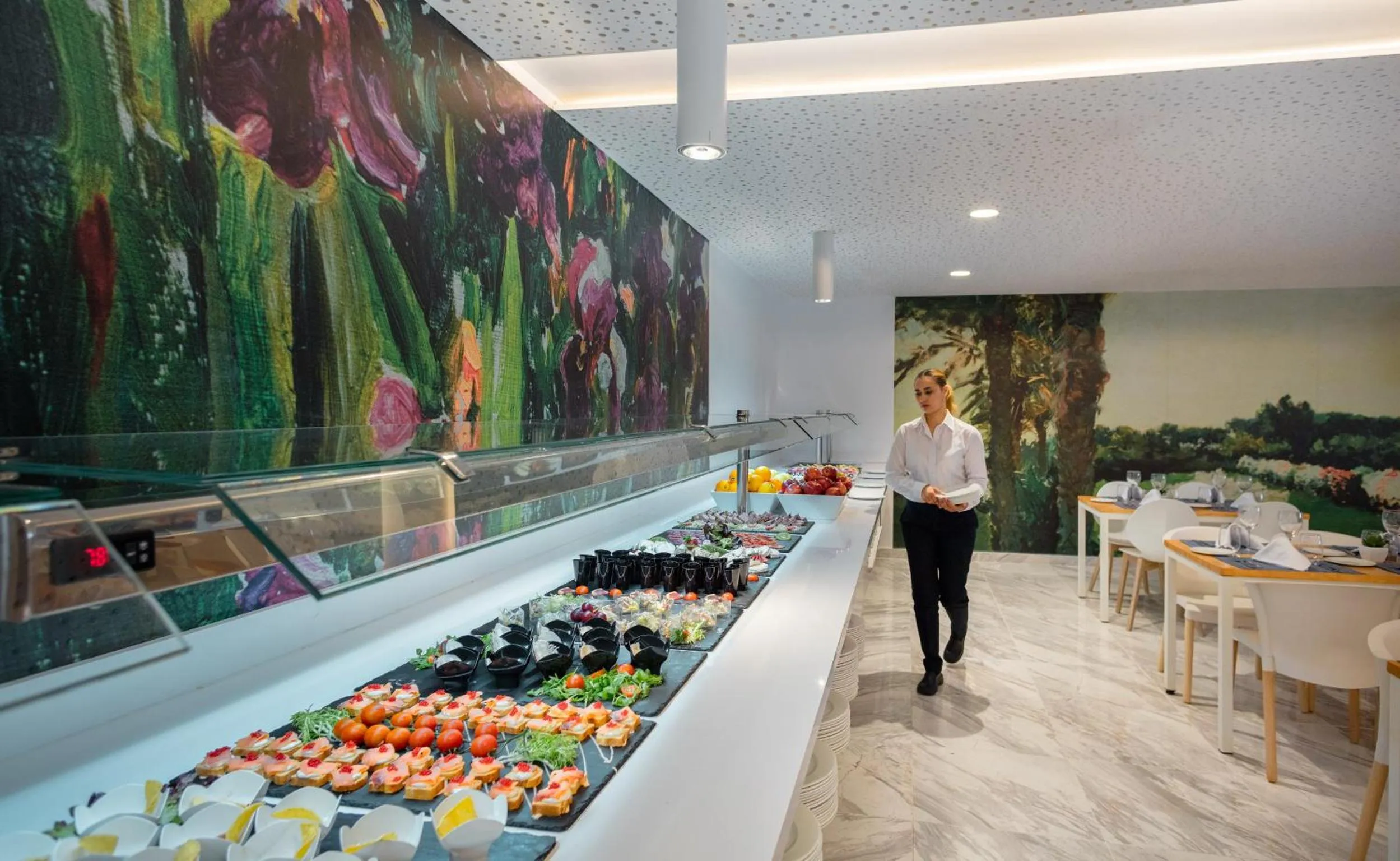 Restaurant/places to eat in Villa Luz Design & Art Hotel