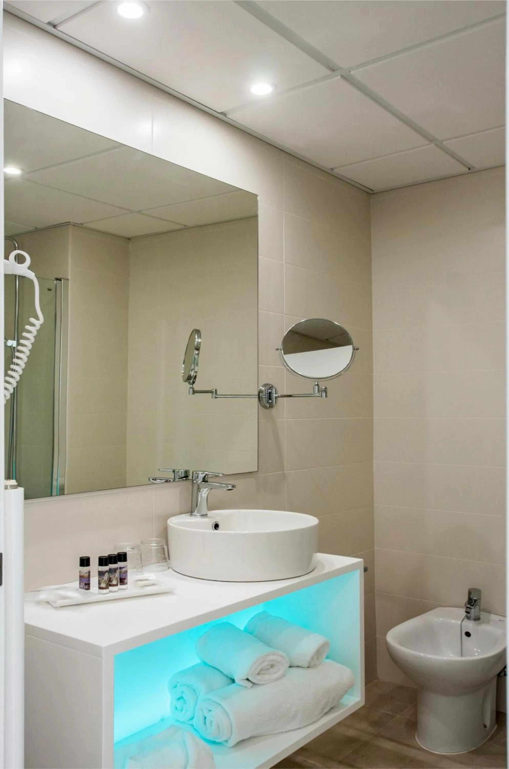 Bathroom in Villa Luz Design & Art Hotel