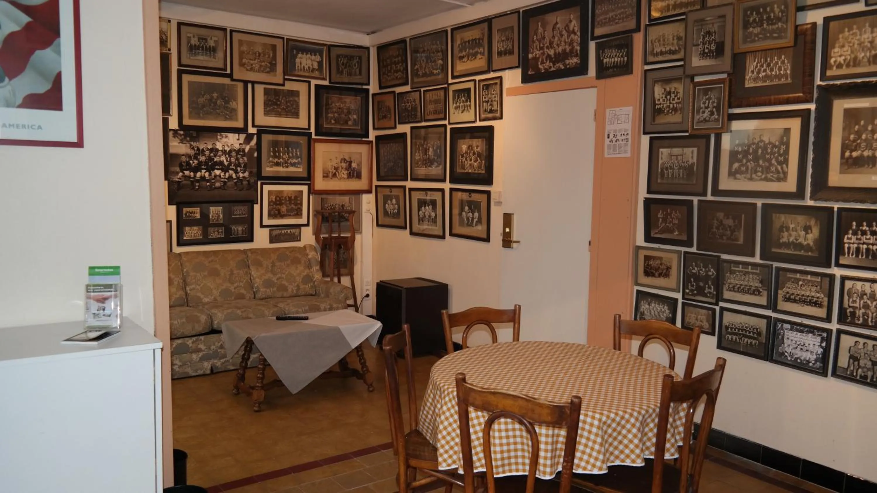 Photo of the whole room in De Bonte Os Hotel & Tower